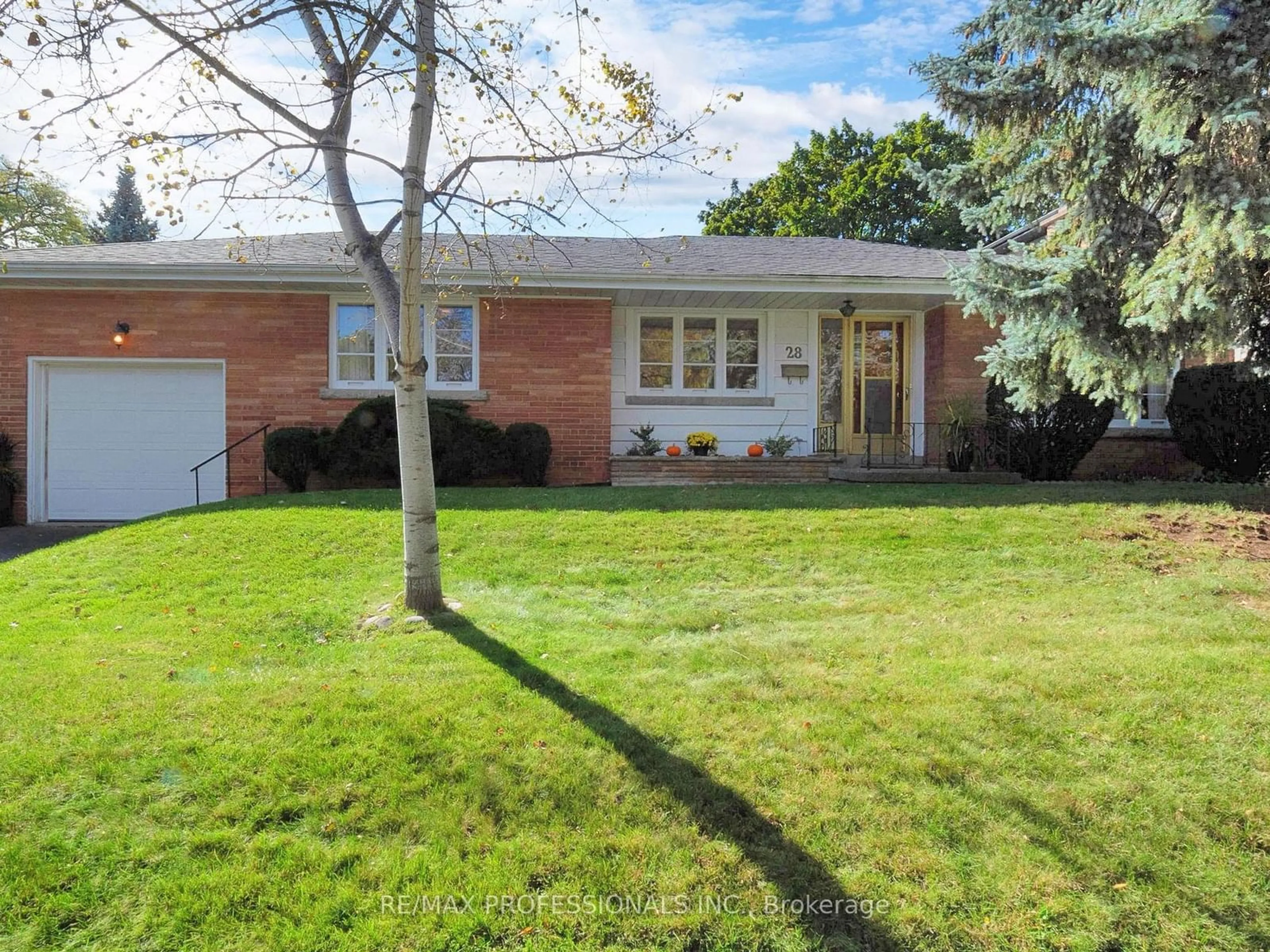 Frontside or backside of a home, the street view for 28 Larstone Ave, Toronto Ontario M8Z 2N8