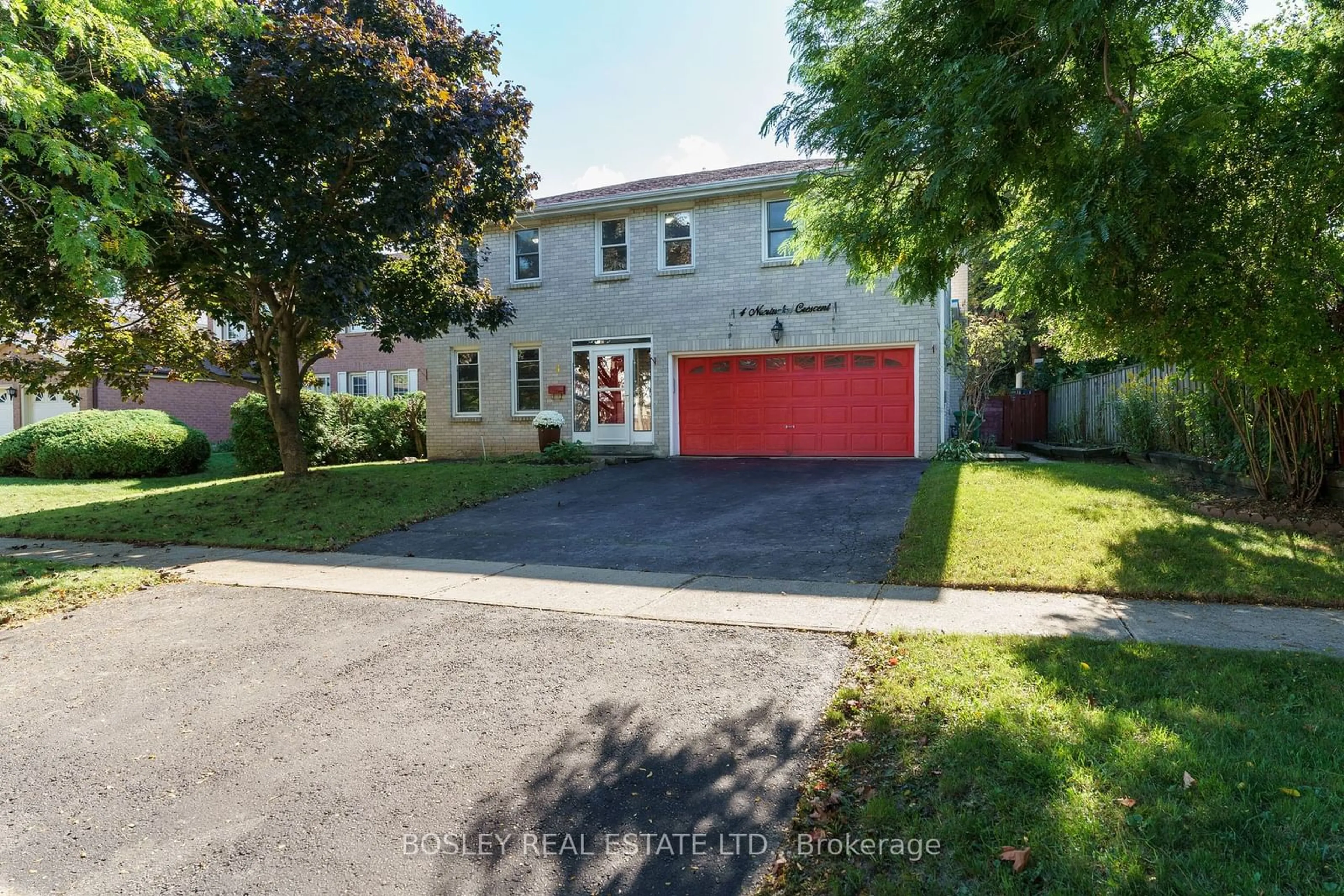 Frontside or backside of a home, the street view for 4 Nantucket Cres, Brampton Ontario L6S 3X5