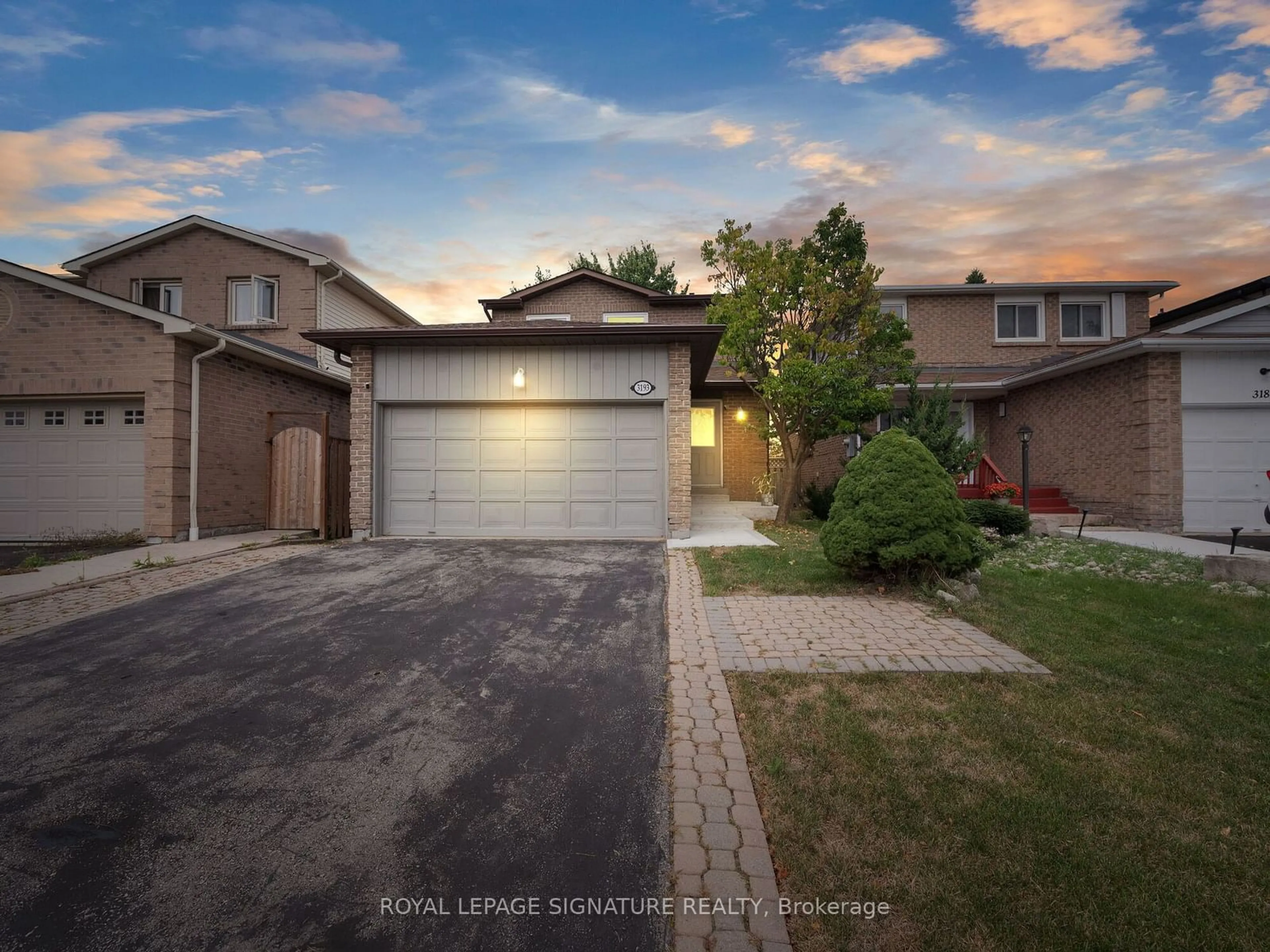 Frontside or backside of a home, the street view for 3193 Osbourne Rd, Mississauga Ontario L5L 4A4