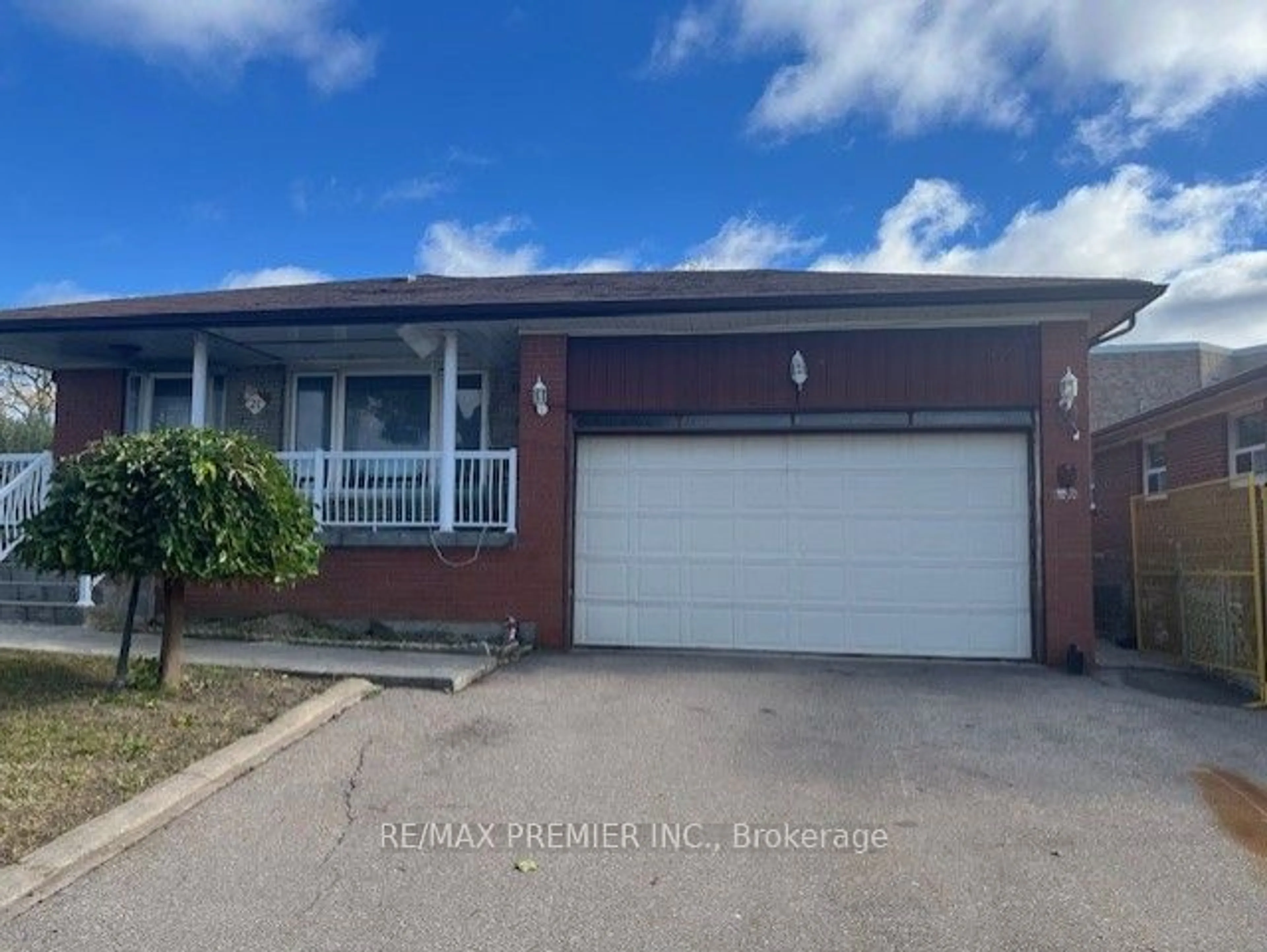 Frontside or backside of a home, the street view for 21 Mayberry Rd, Toronto Ontario M3N 2A5