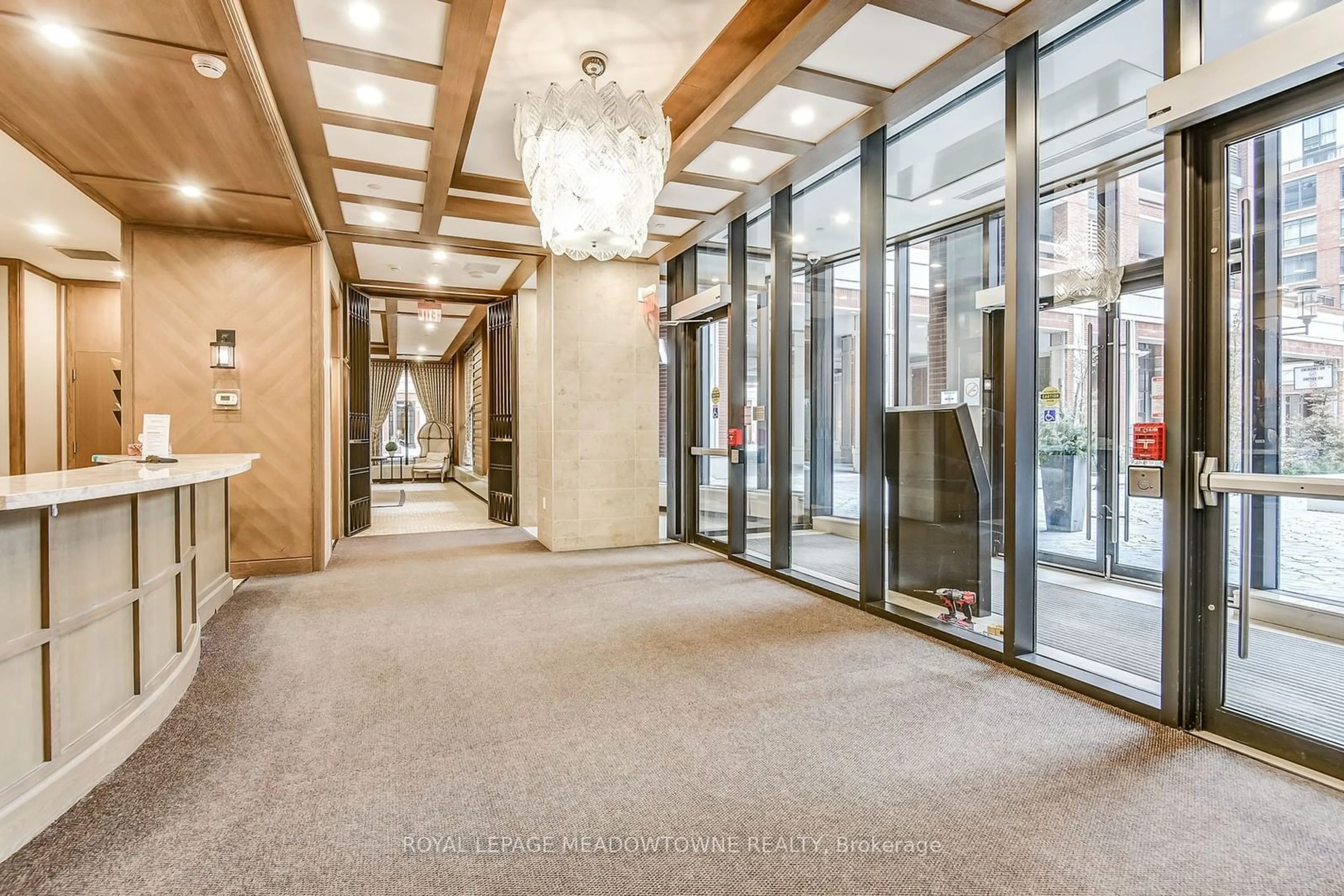 Indoor foyer, carpet floors for 830 Lawrence Ave #825, Toronto Ontario M6A 1C3