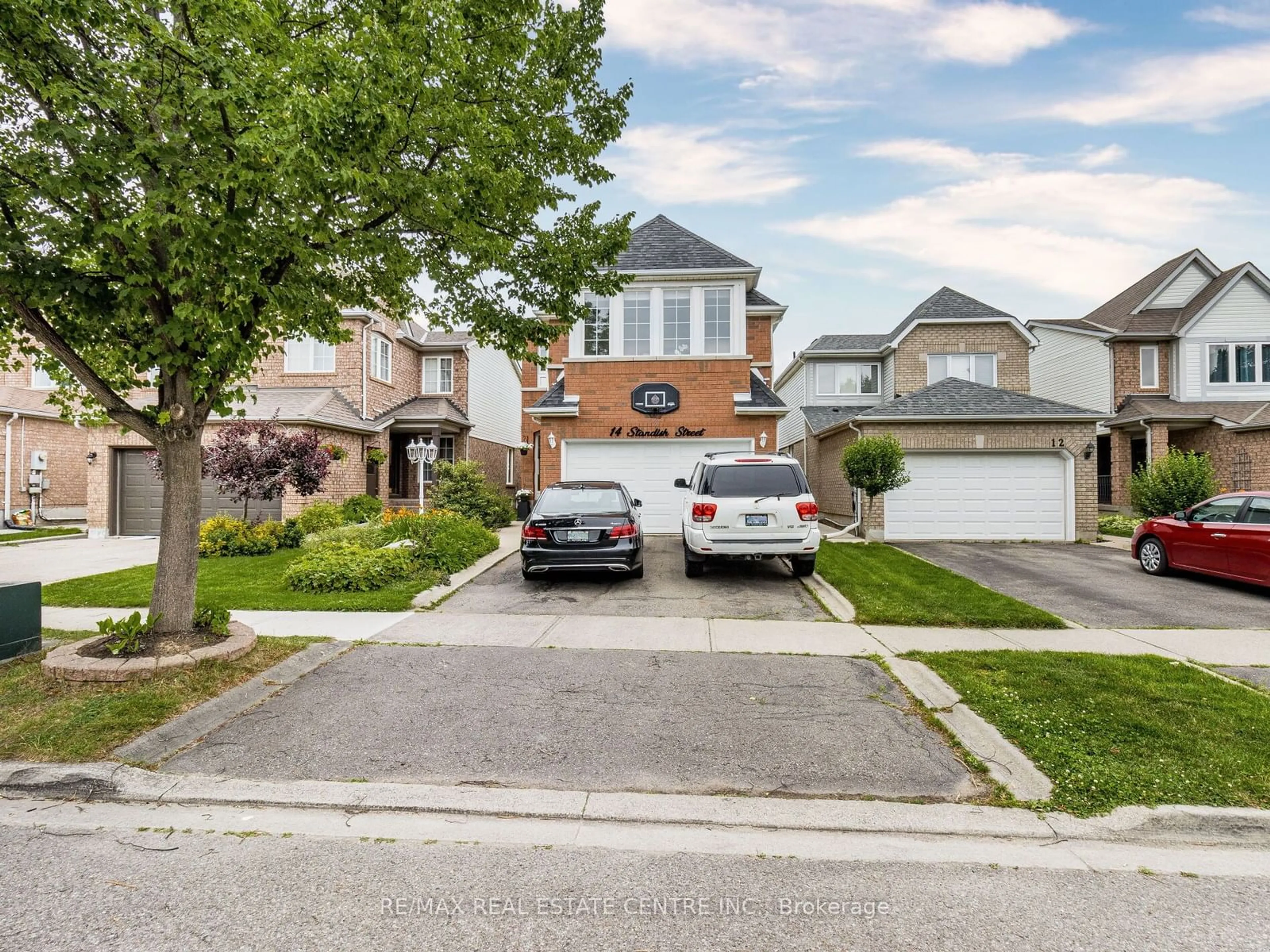 Frontside or backside of a home, the street view for 14 Standish St, Halton Hills Ontario L7G 5V6