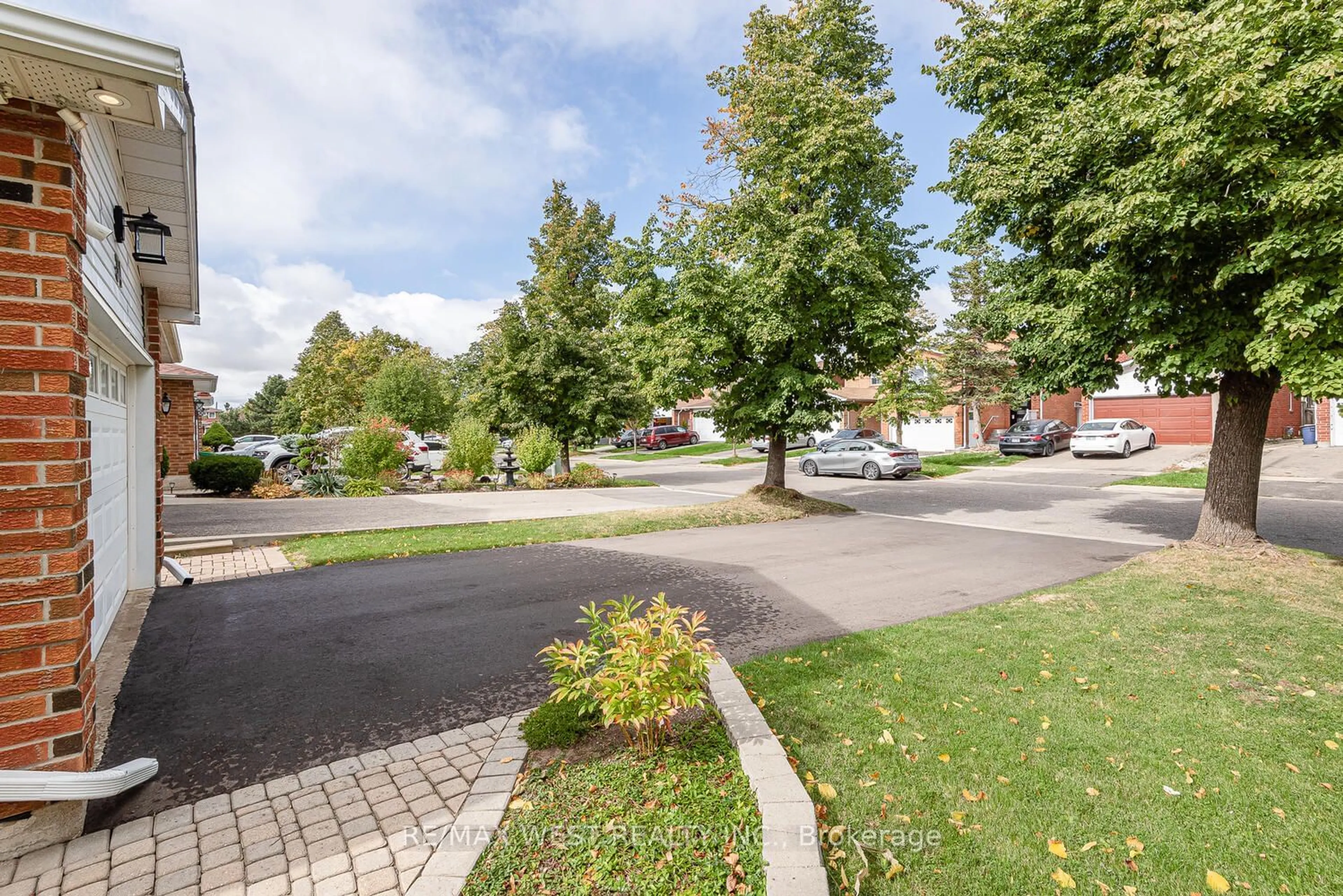 Patio, the street view for 34 Alabaster Dr, Brampton Ontario L6V 4G8