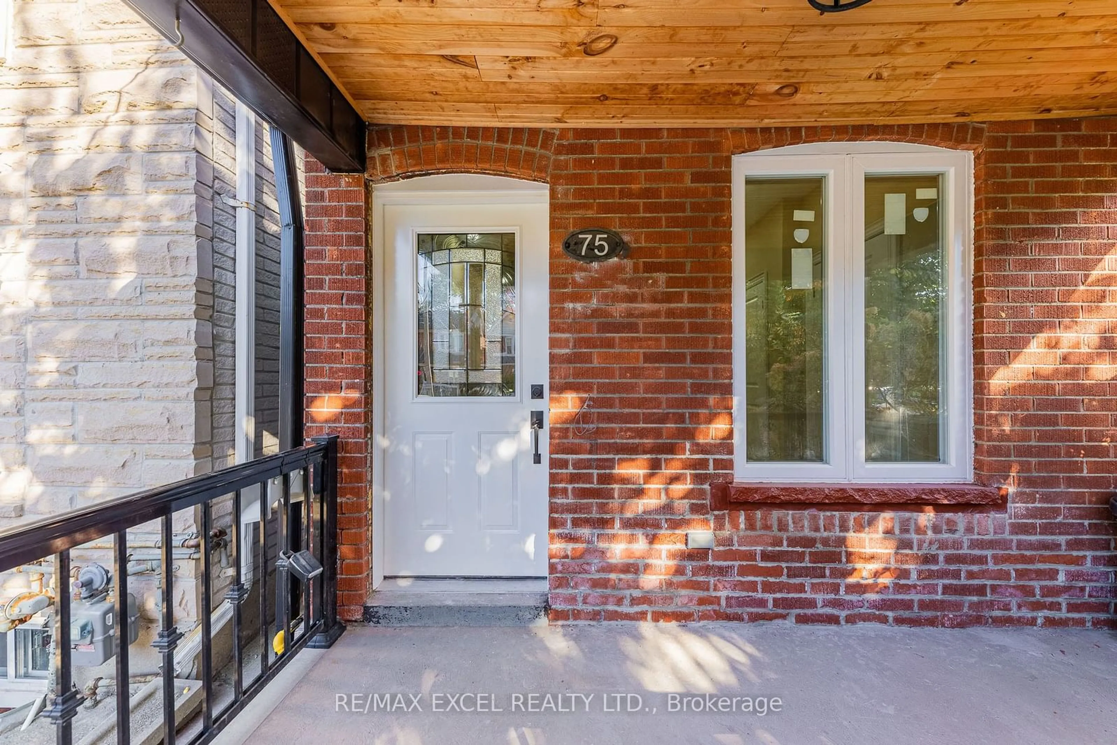 Indoor entryway, wood floors for 75 Harvie Ave, Toronto Ontario M6E 4K4