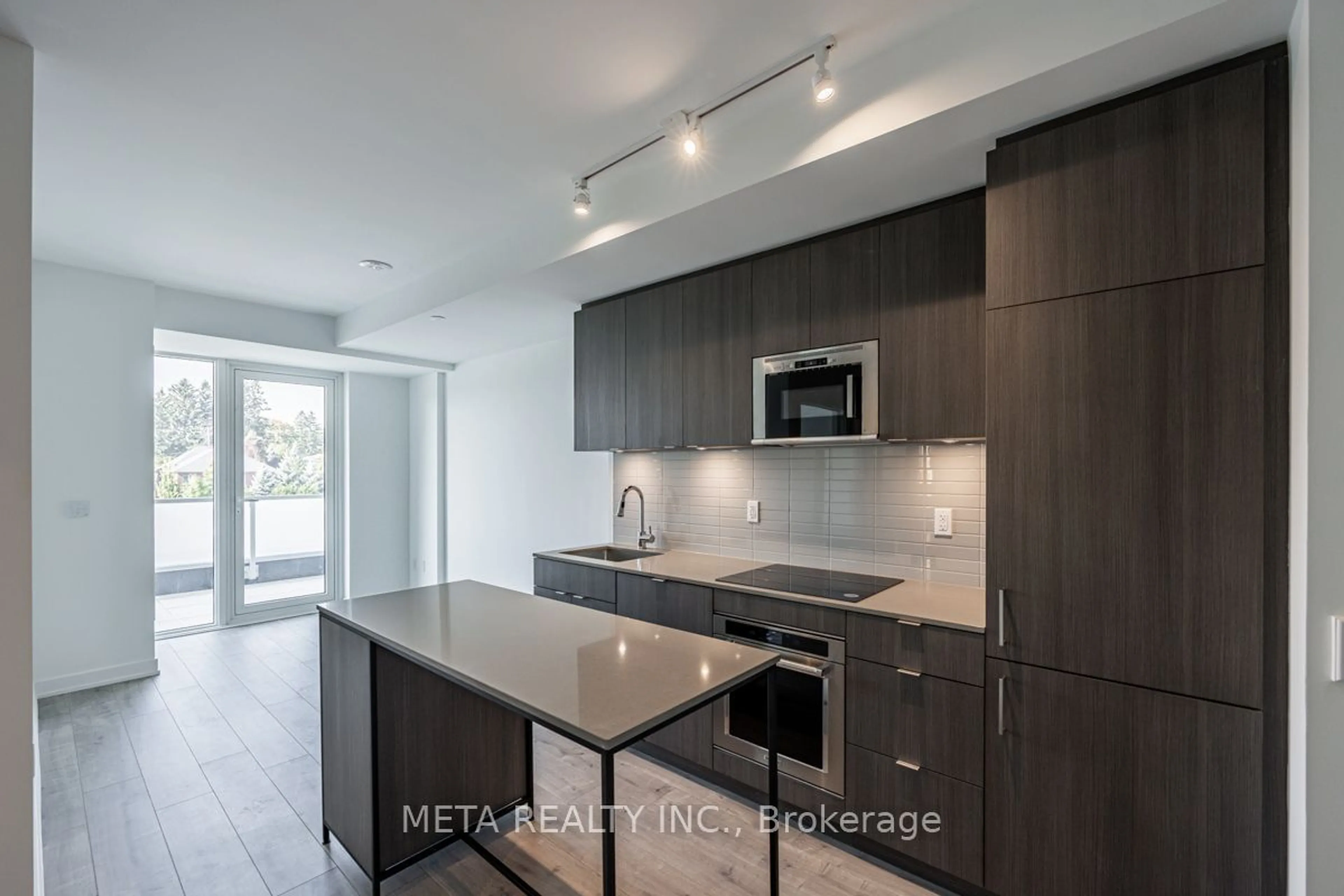 Open concept kitchen for 215 Lakeshore Rd #208, Mississauga Ontario L5H 1G5