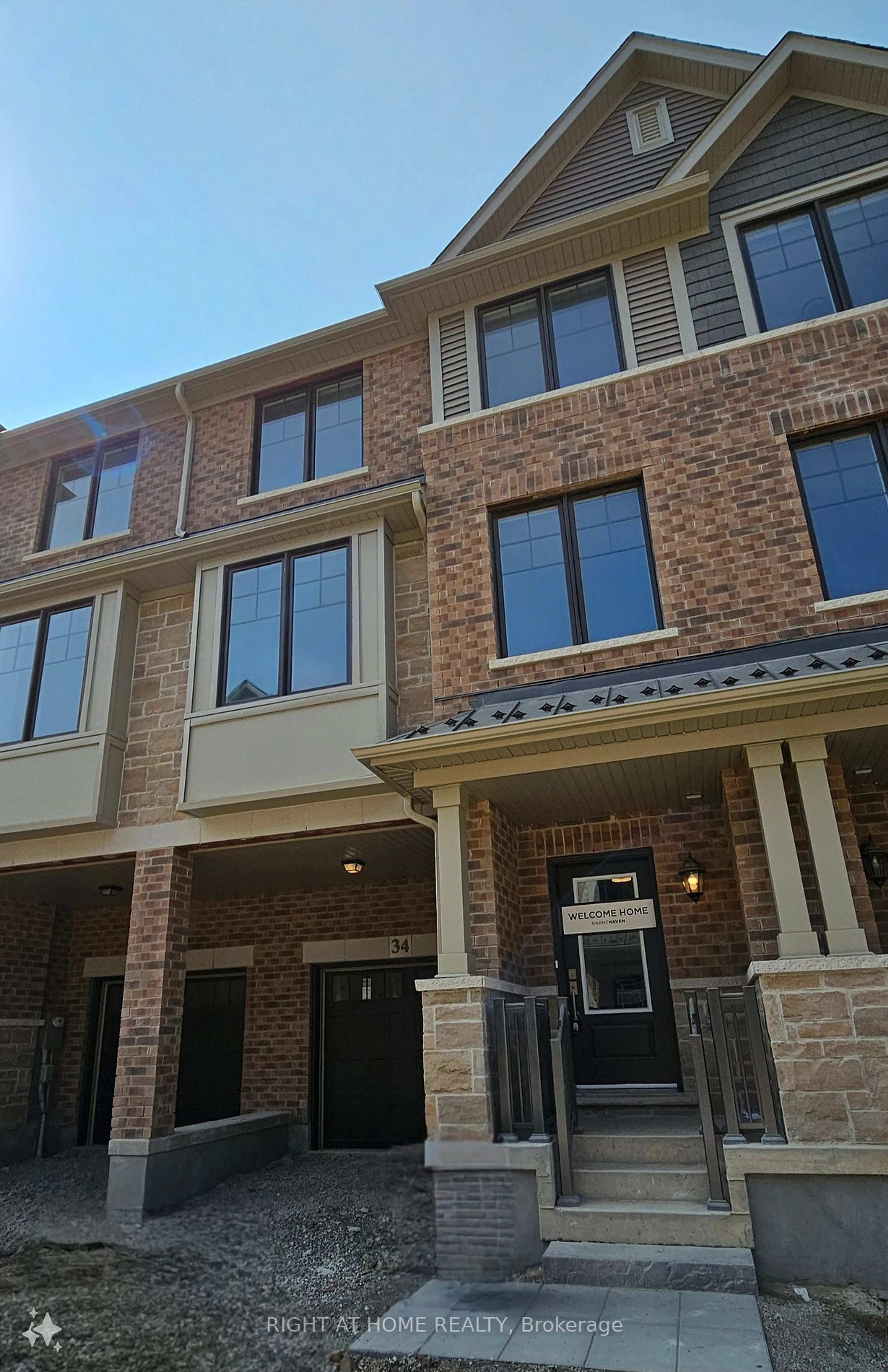 Home with brick exterior material for 34 Folcroft St, Brampton Ontario L6Y 0B6