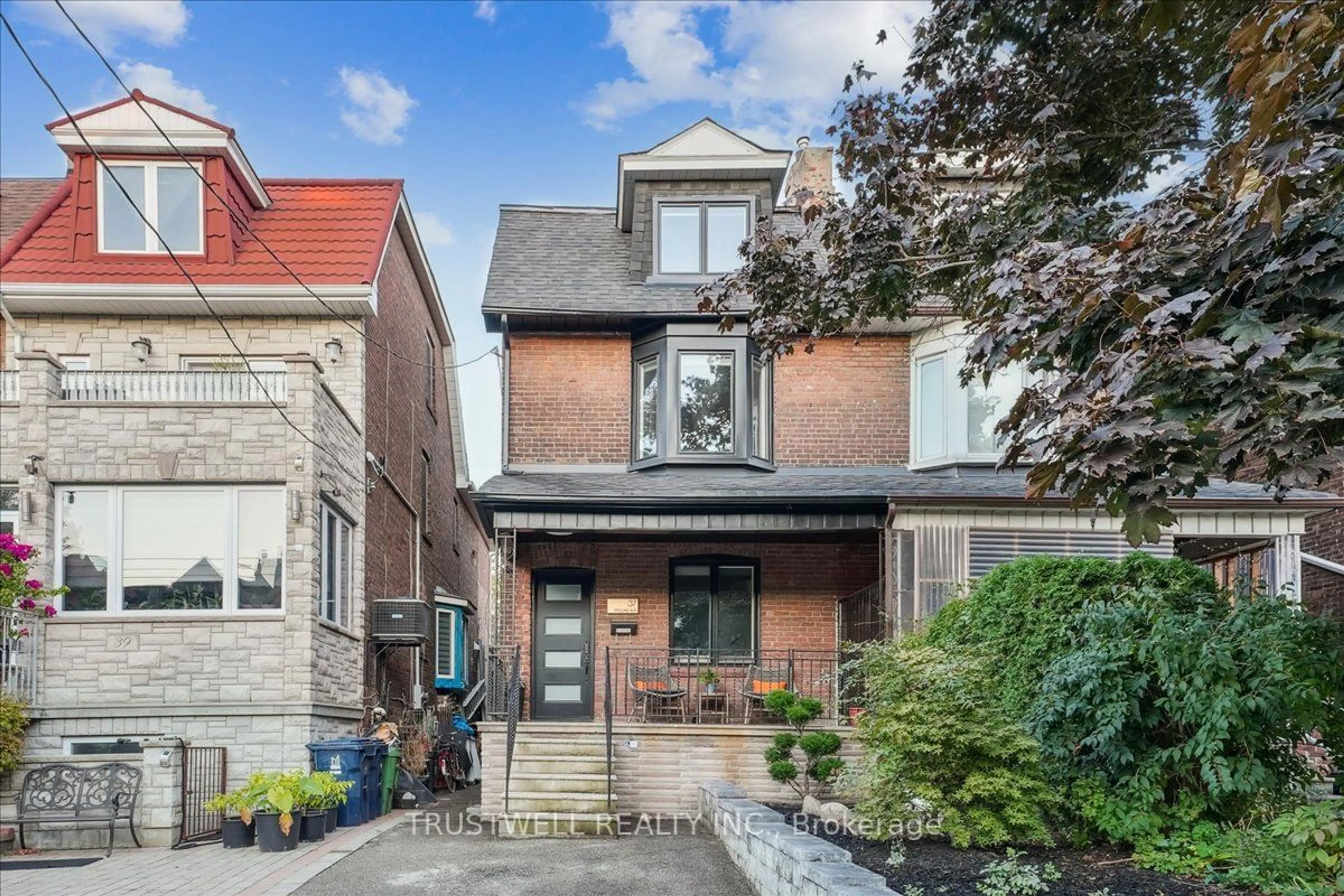 Home with brick exterior material for 37 Pauline Ave, Toronto Ontario M6H 3M7