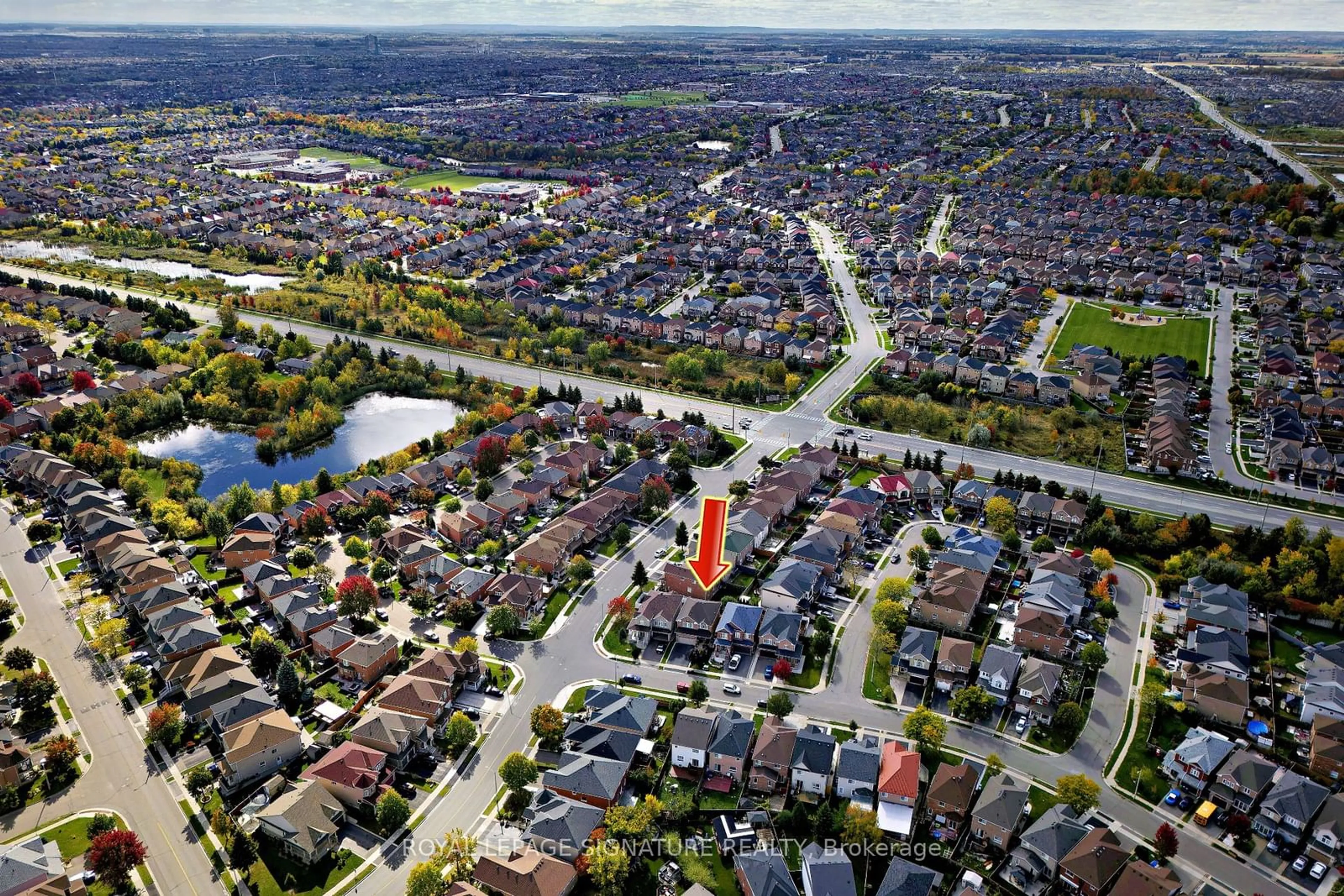 A pic from exterior of the house or condo, the street view for 4 Wandering Trail Dr, Brampton Ontario L7A 1V2