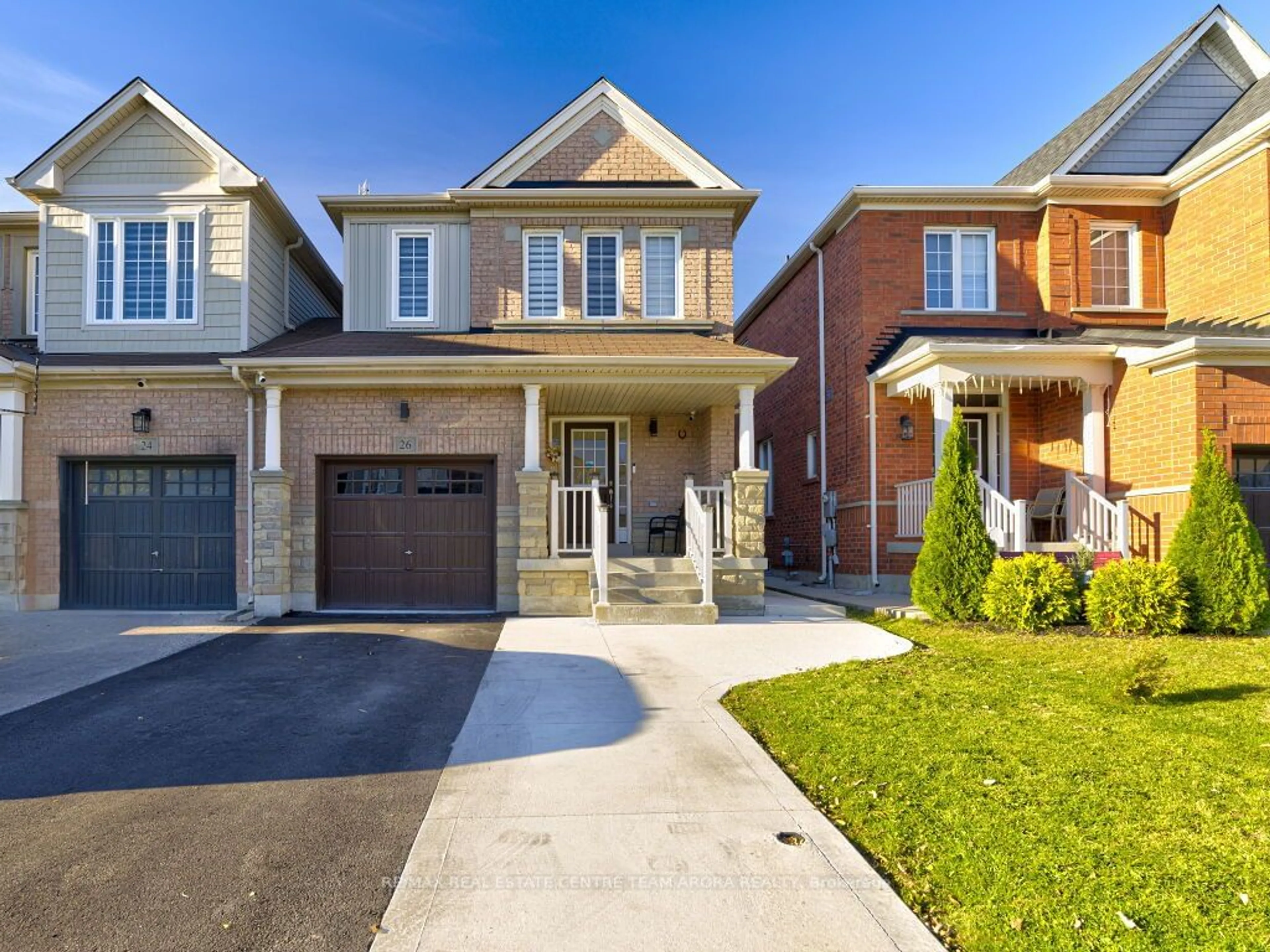 Frontside or backside of a home, the street view for 26 LIGHTCATCHER Circ, Brampton Ontario L6P 3P5