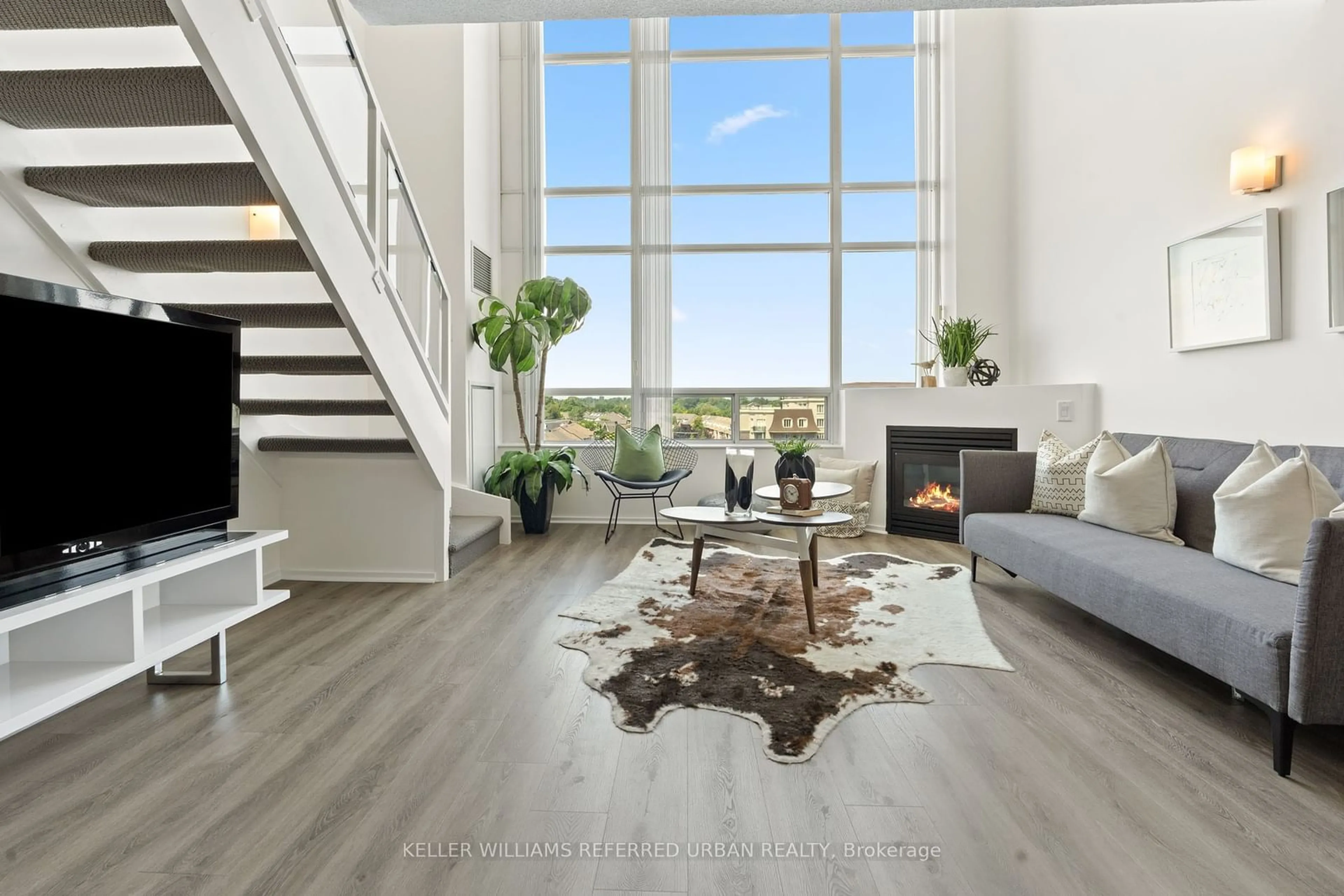 Living room, wood floors for 200 Manitoba St #534, Toronto Ontario M8Y 3Y9