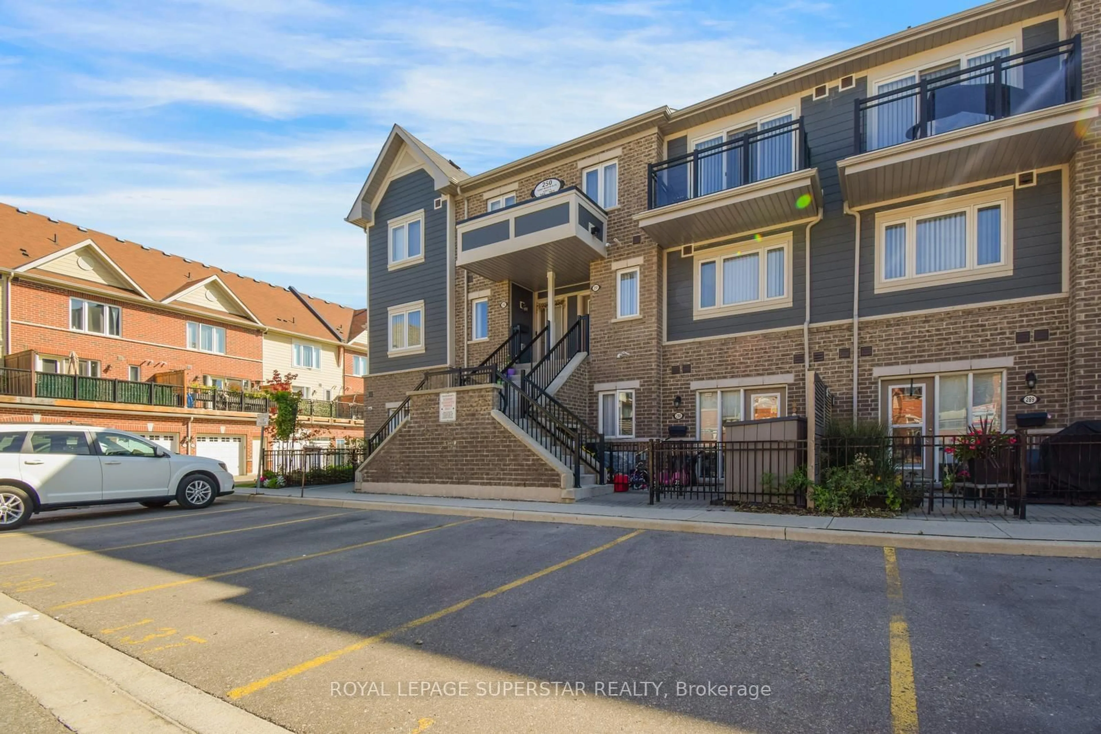 A pic from exterior of the house or condo, the front or back of building for 250 Sunny Meadow Blvd #291, Brampton Ontario L6R 3Y7