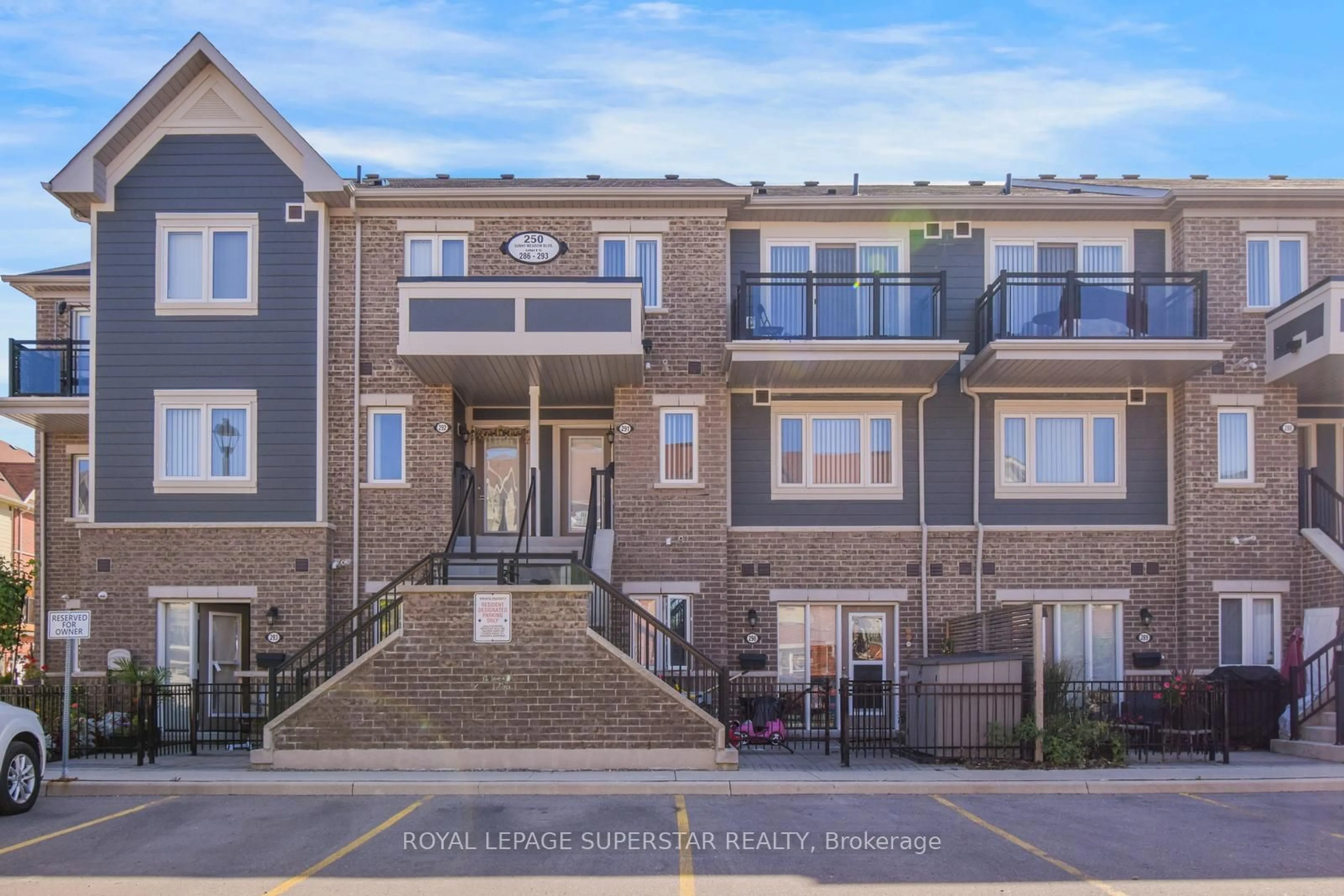 A pic from exterior of the house or condo, the front or back of building for 250 Sunny Meadow Blvd #291, Brampton Ontario L6R 3Y7