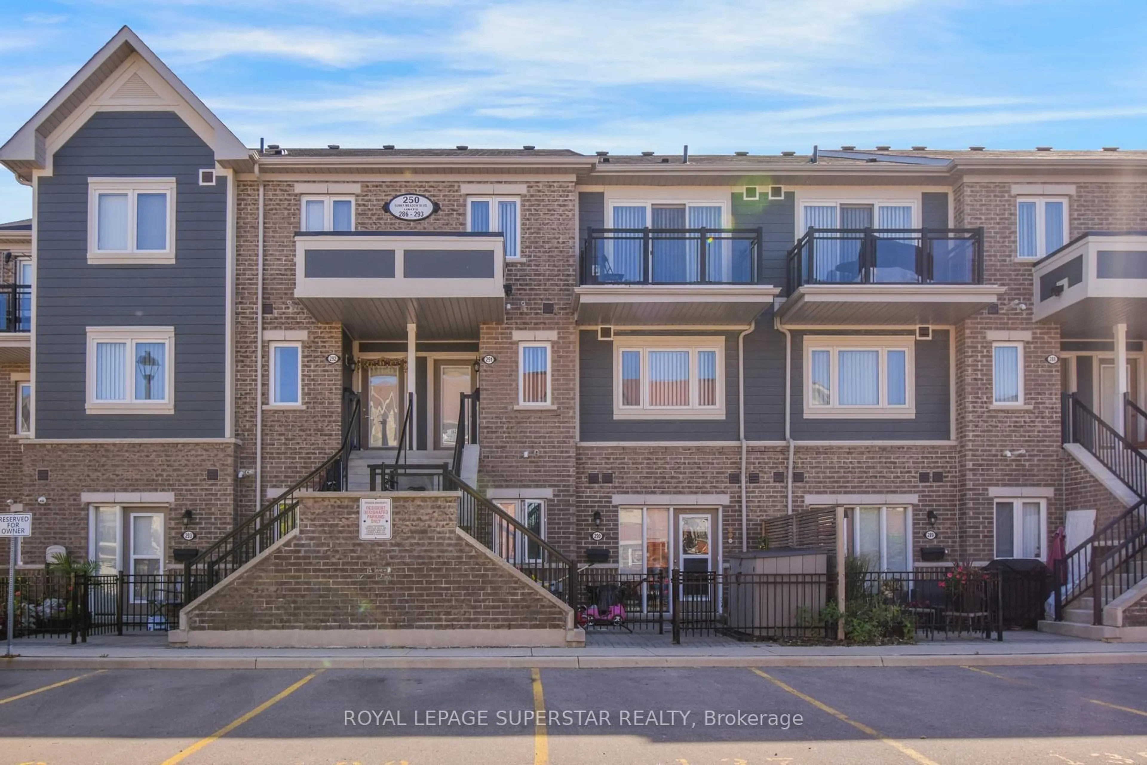 A pic from exterior of the house or condo, the front or back of building for 250 Sunny Meadow Blvd #291, Brampton Ontario L6R 3Y7