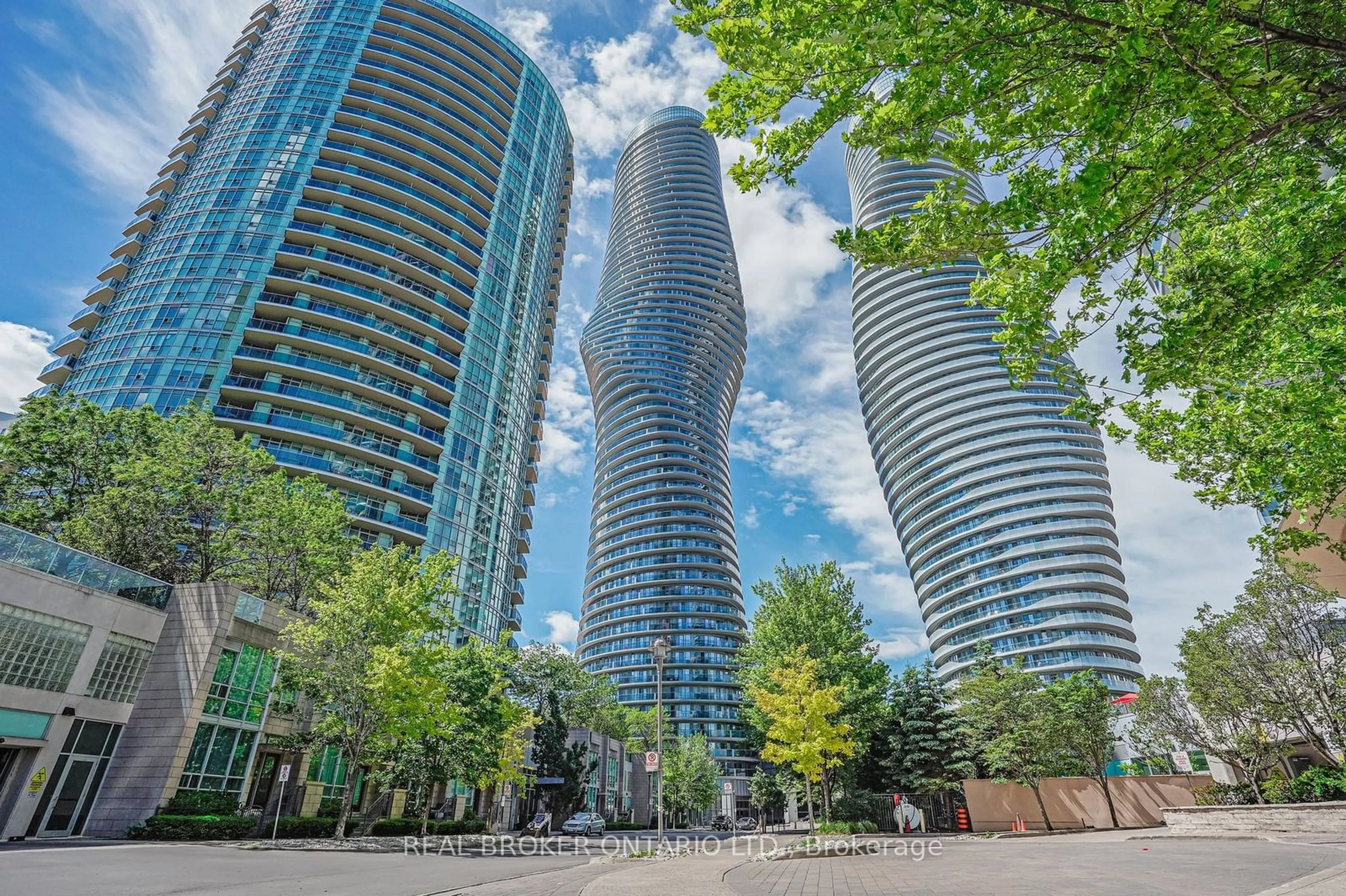 A pic from exterior of the house or condo, the view of city buildings for 60 Absolute Ave #4607, Mississauga Ontario L4Z 0A9