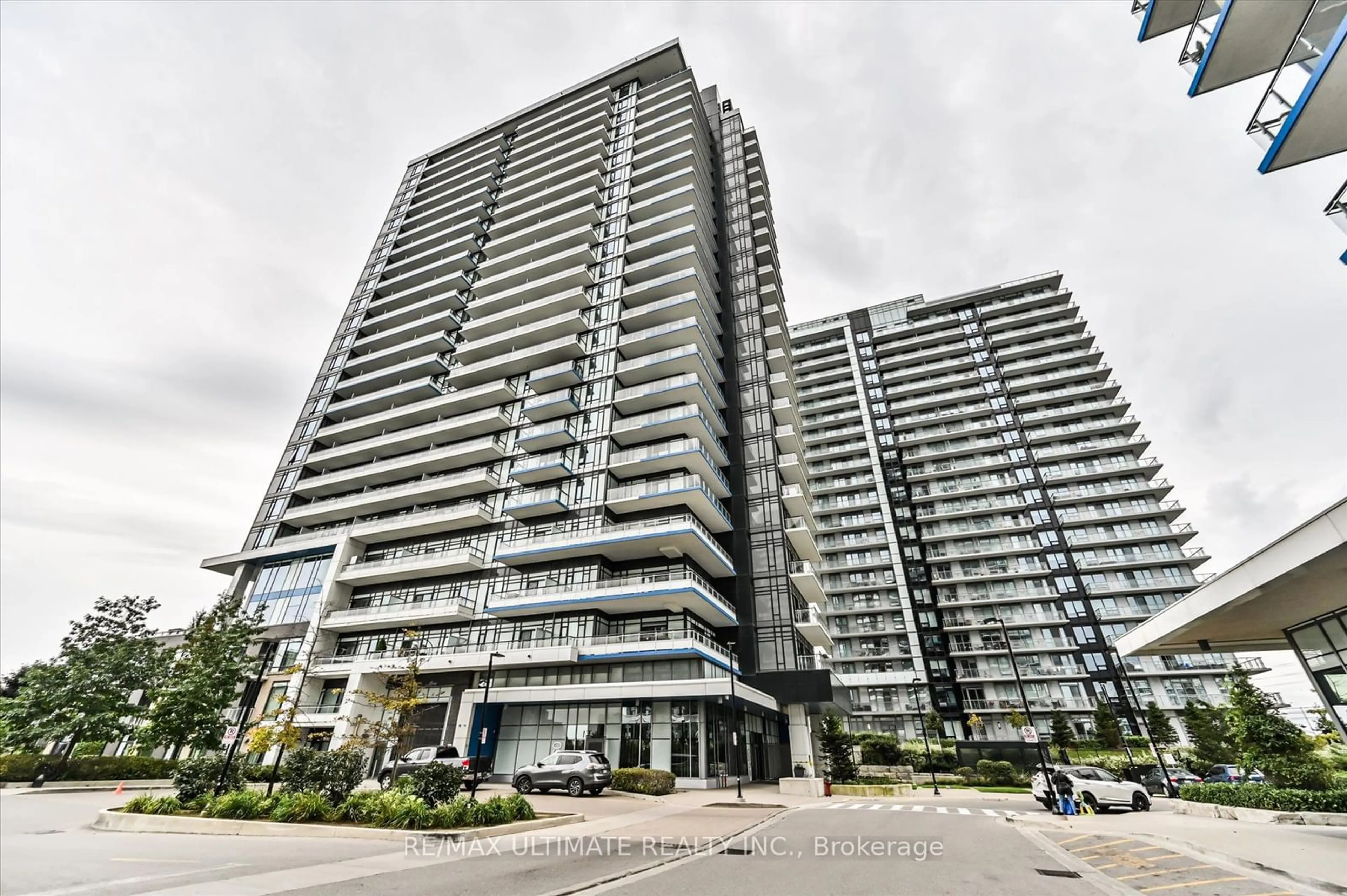 A pic from exterior of the house or condo, the front or back of building for 2560 Eglinton Ave #2108, Mississauga Ontario L5M 0Y3