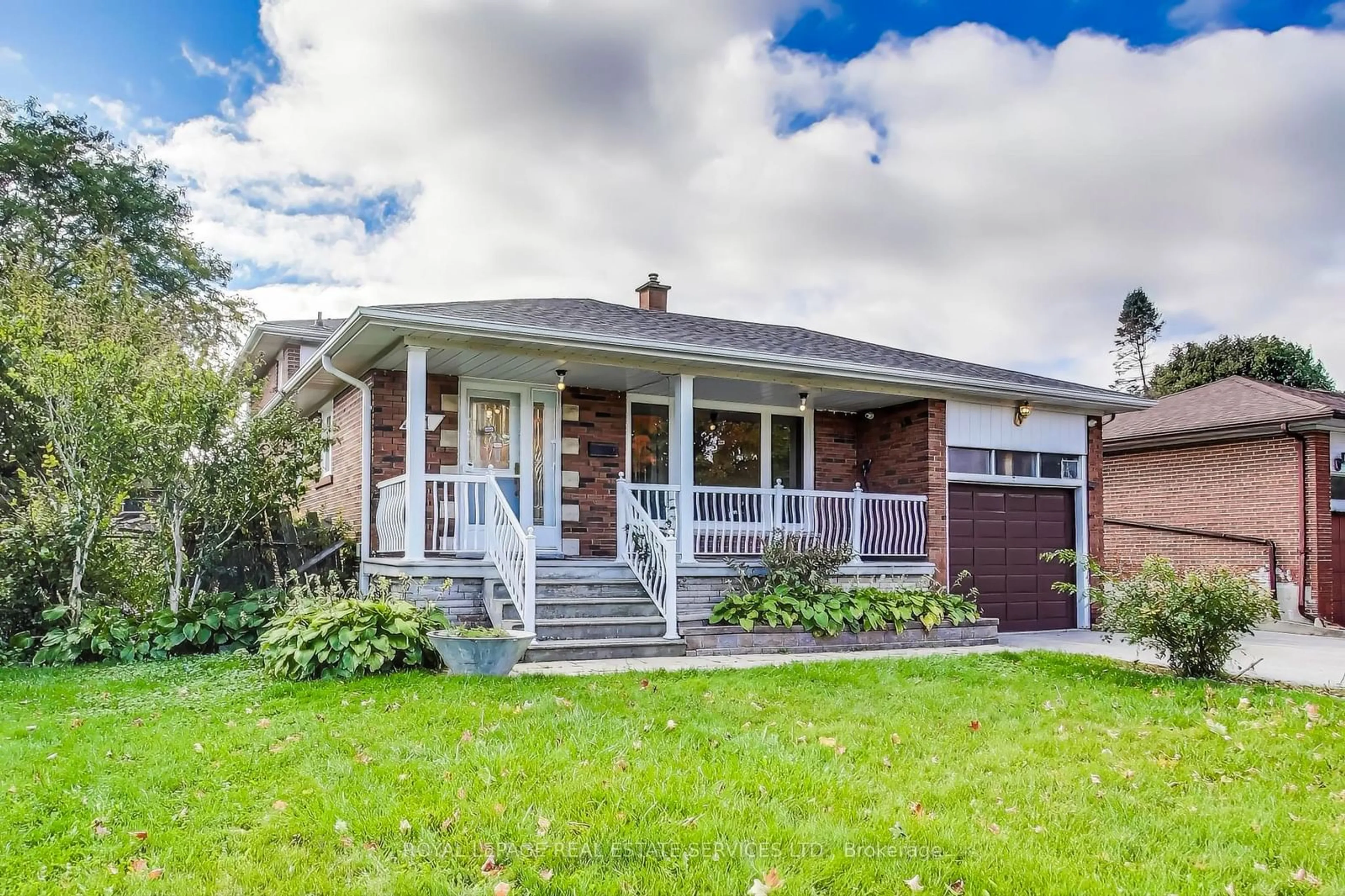 Home with brick exterior material for 41 Ladbrooke Rd, Toronto Ontario M9R 2B1