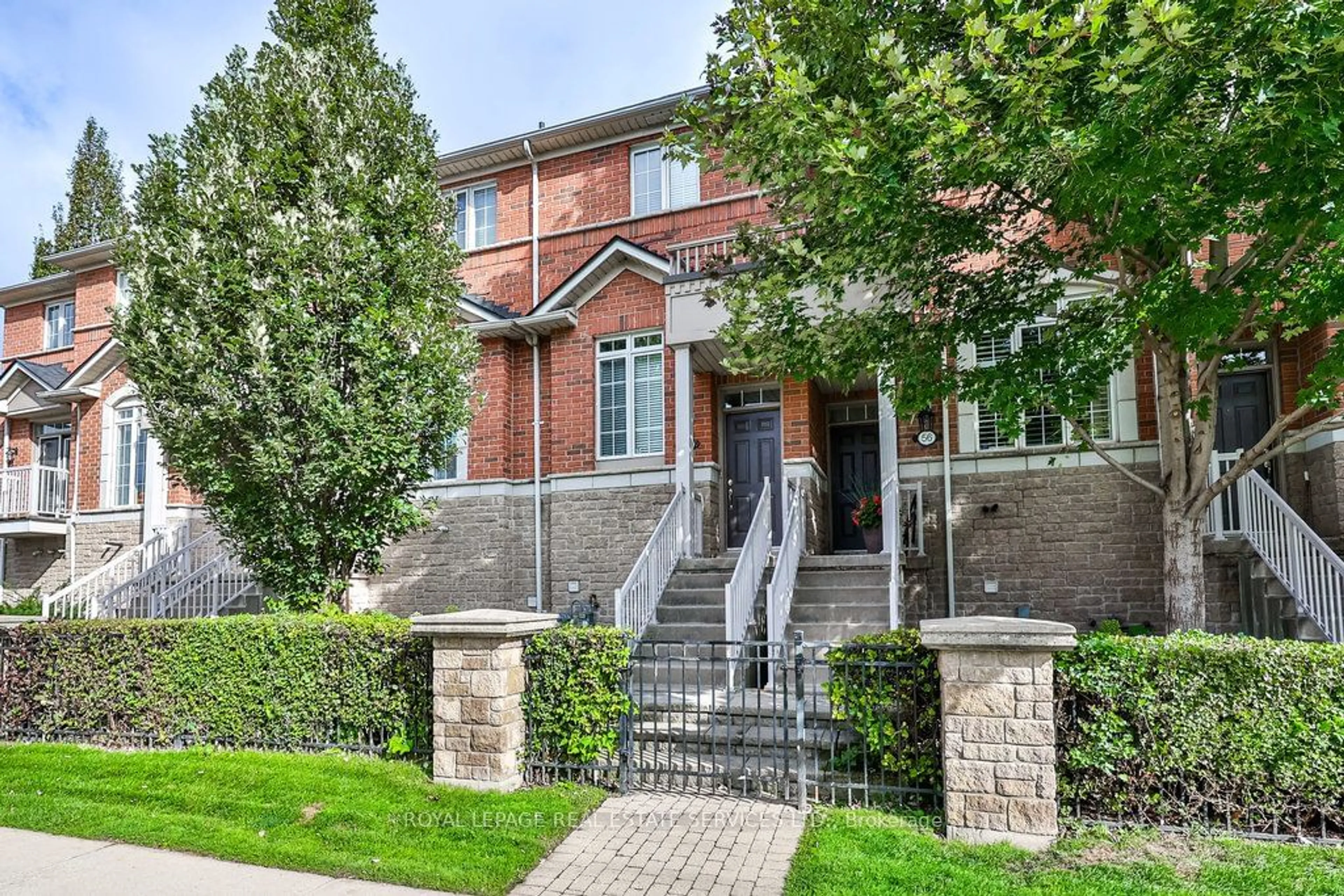 A pic from exterior of the house or condo, the street view for 1169 Dorval Dr #55, Oakville Ontario L6M 4V8