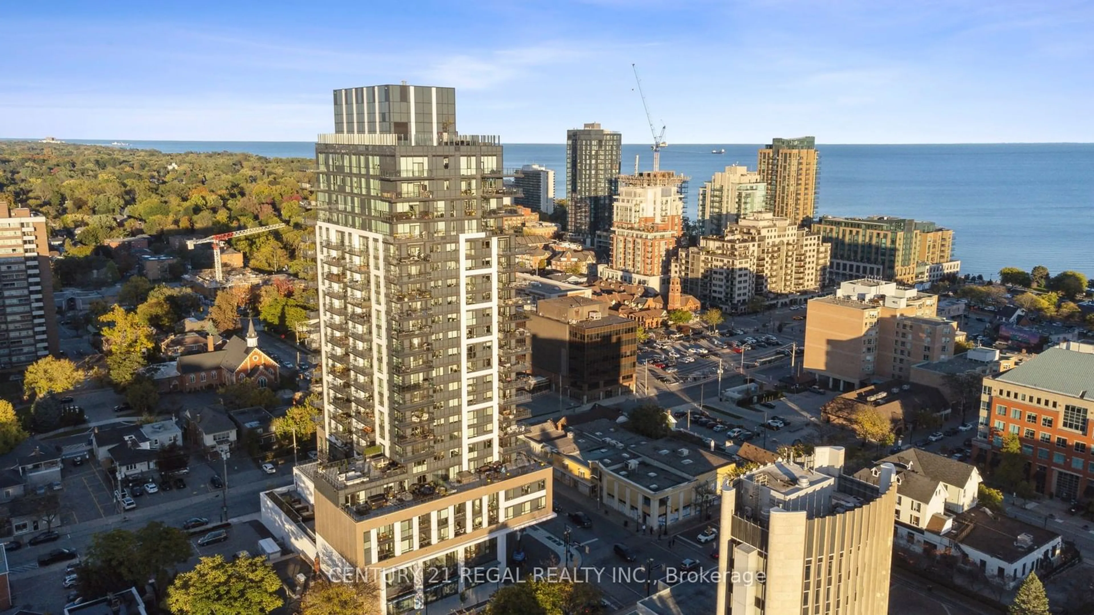 A pic from exterior of the house or condo, the view of city buildings for 2007 James St #1106, Burlington Ontario L7R 0G7