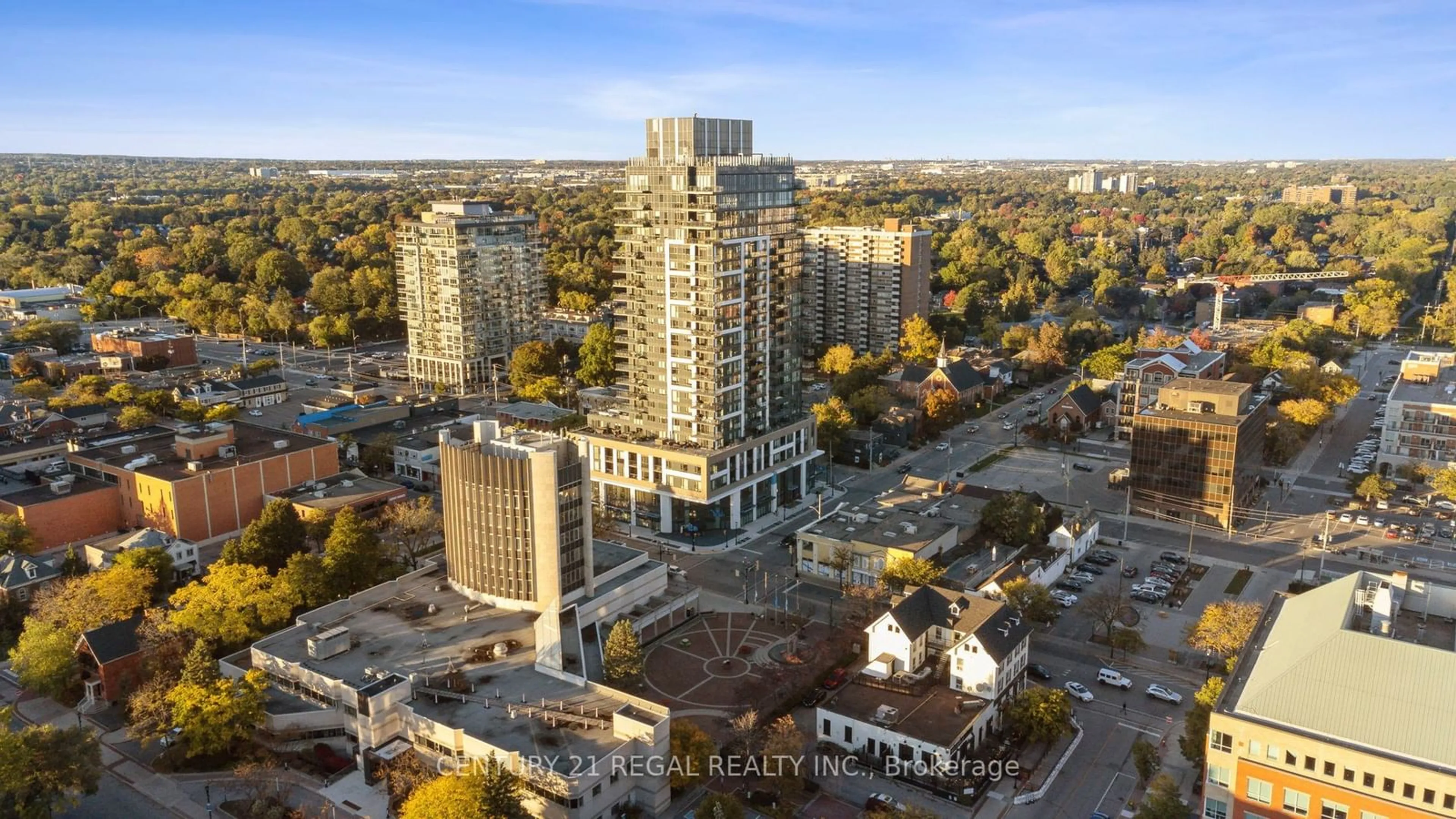 A pic from exterior of the house or condo, the view of city buildings for 2007 James St #1106, Burlington Ontario L7R 0G7