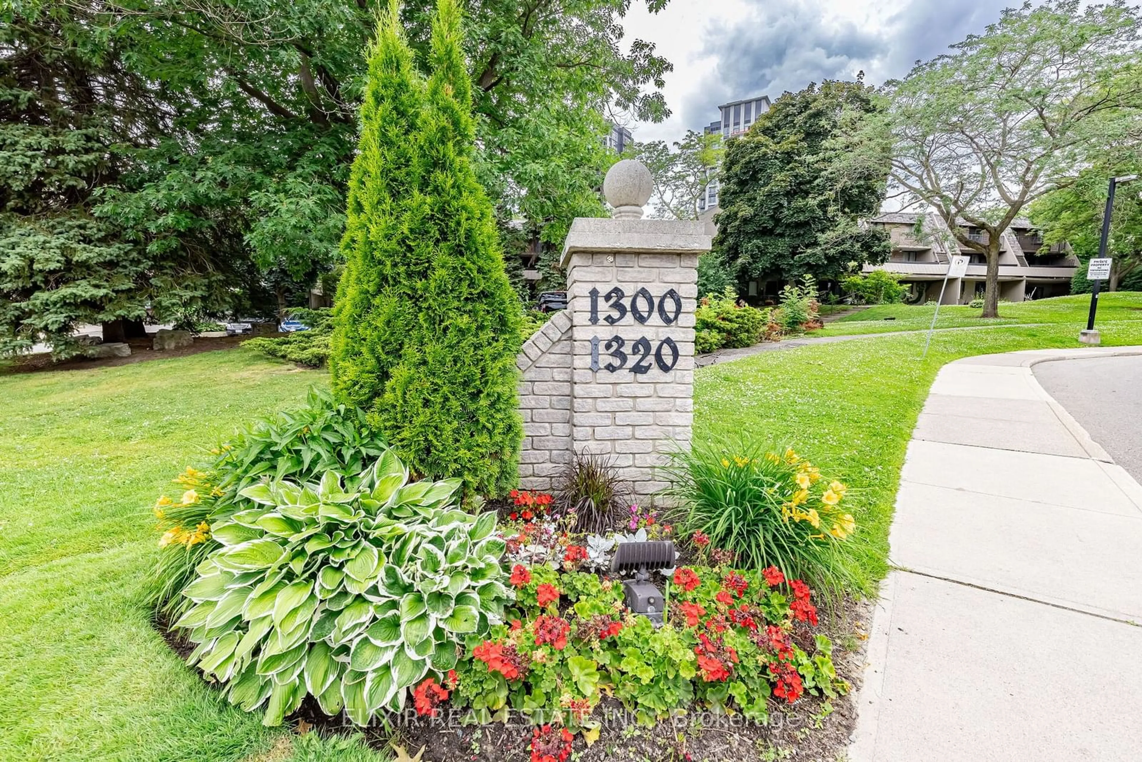 A pic from exterior of the house or condo, the street view for 1320 Mississauga Valley Blvd #409, Mississauga Ontario L5A 3S9