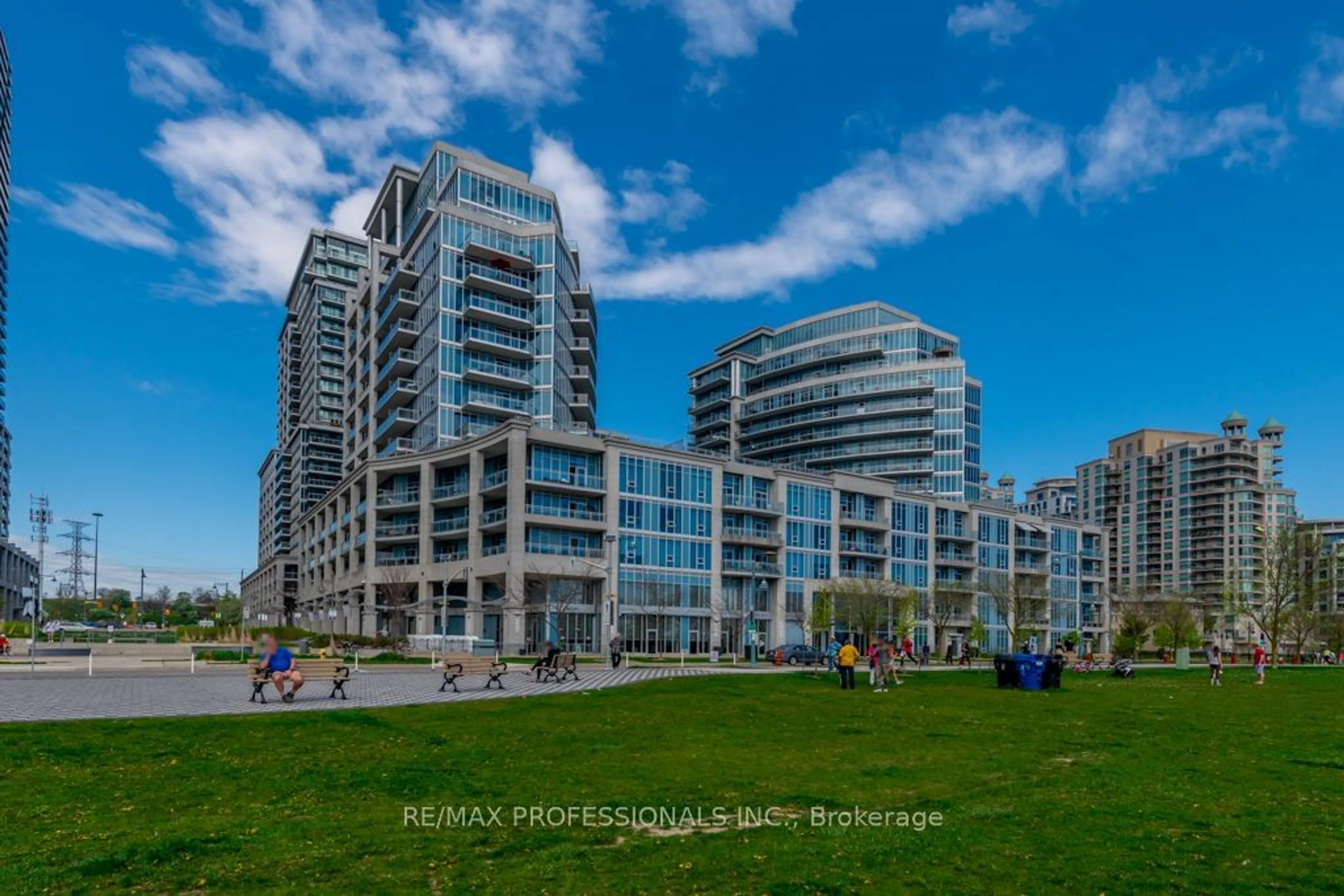 A pic from exterior of the house or condo, the view of city buildings for 58 Marine Parade Dr #432, Toronto Ontario M8V 4G1