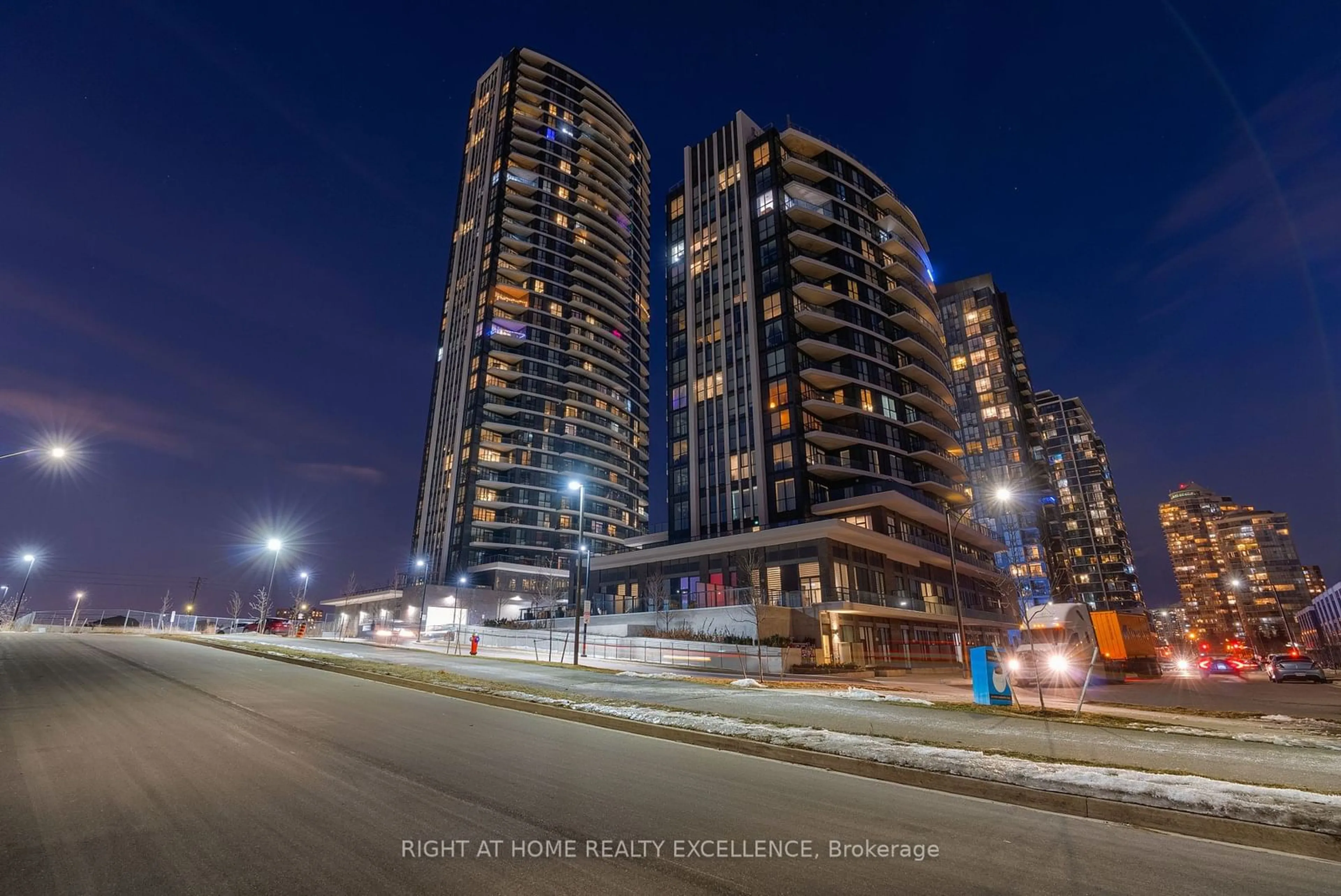 A pic from exterior of the house or condo, the street view for 35 Watergarden Dr #2013, Mississauga Ontario L5R 0E4