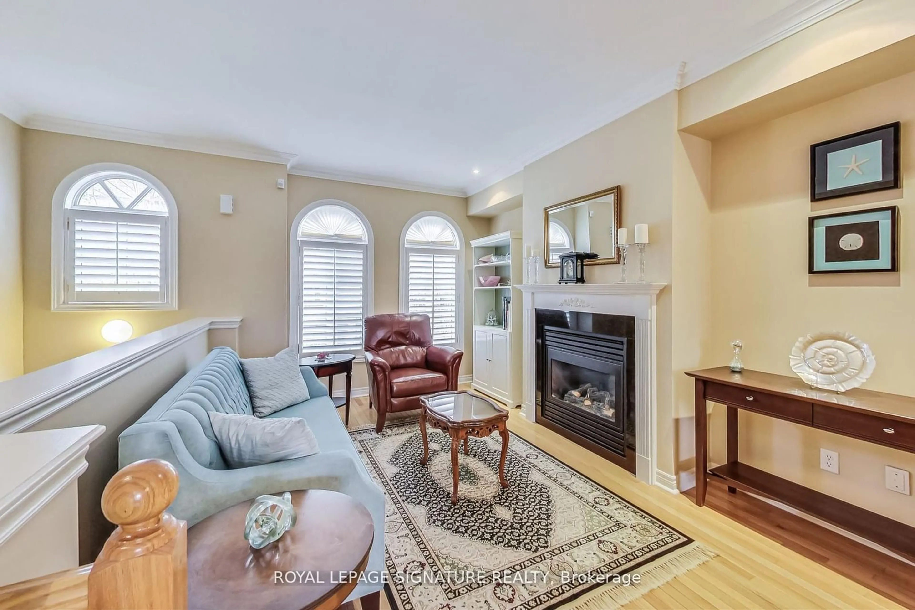 Living room, wood floors for 49 San Remo Terr, Toronto Ontario M8Z 6C6