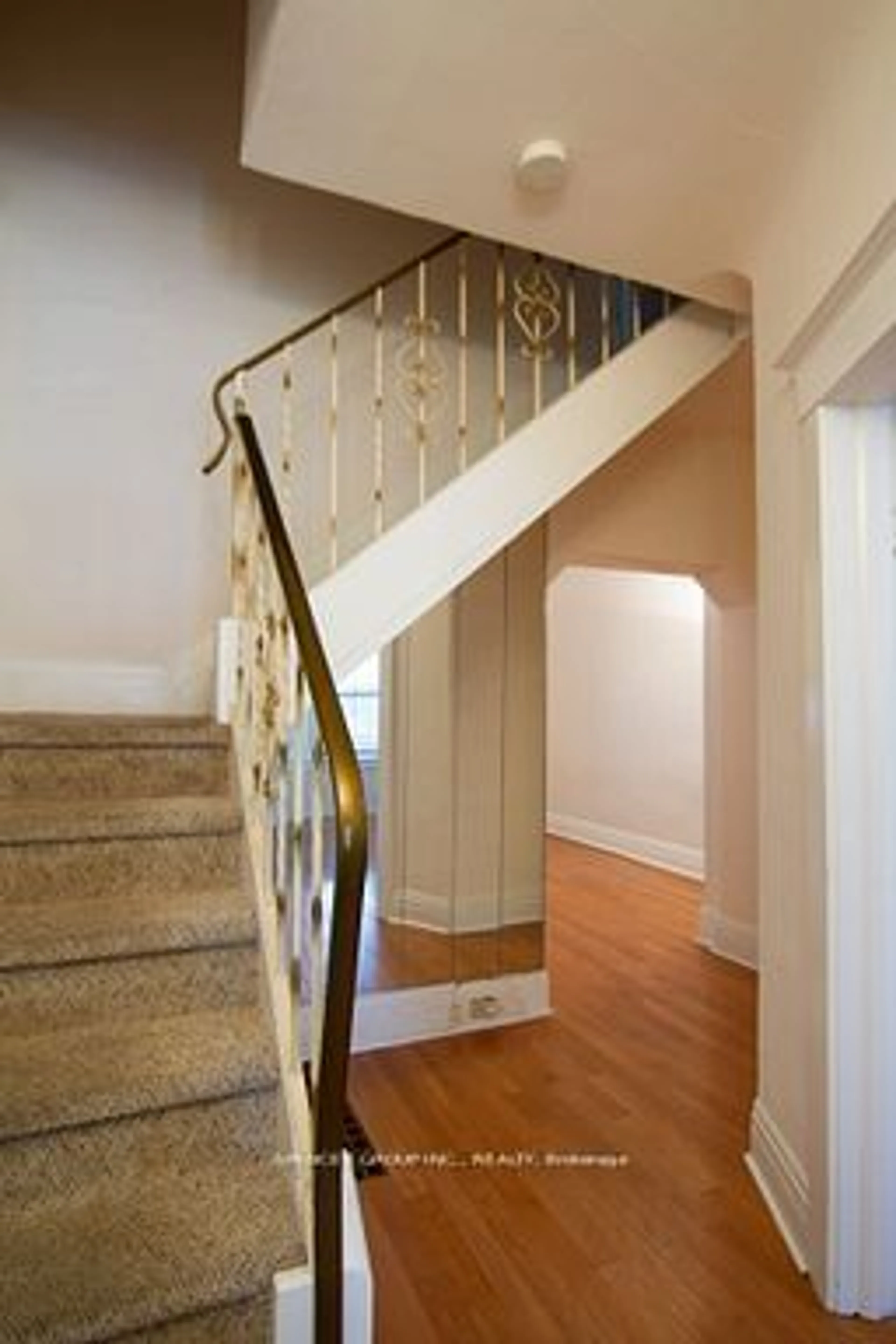 Stairs for 115 Gilmour Ave, Toronto Ontario M6P 3B2