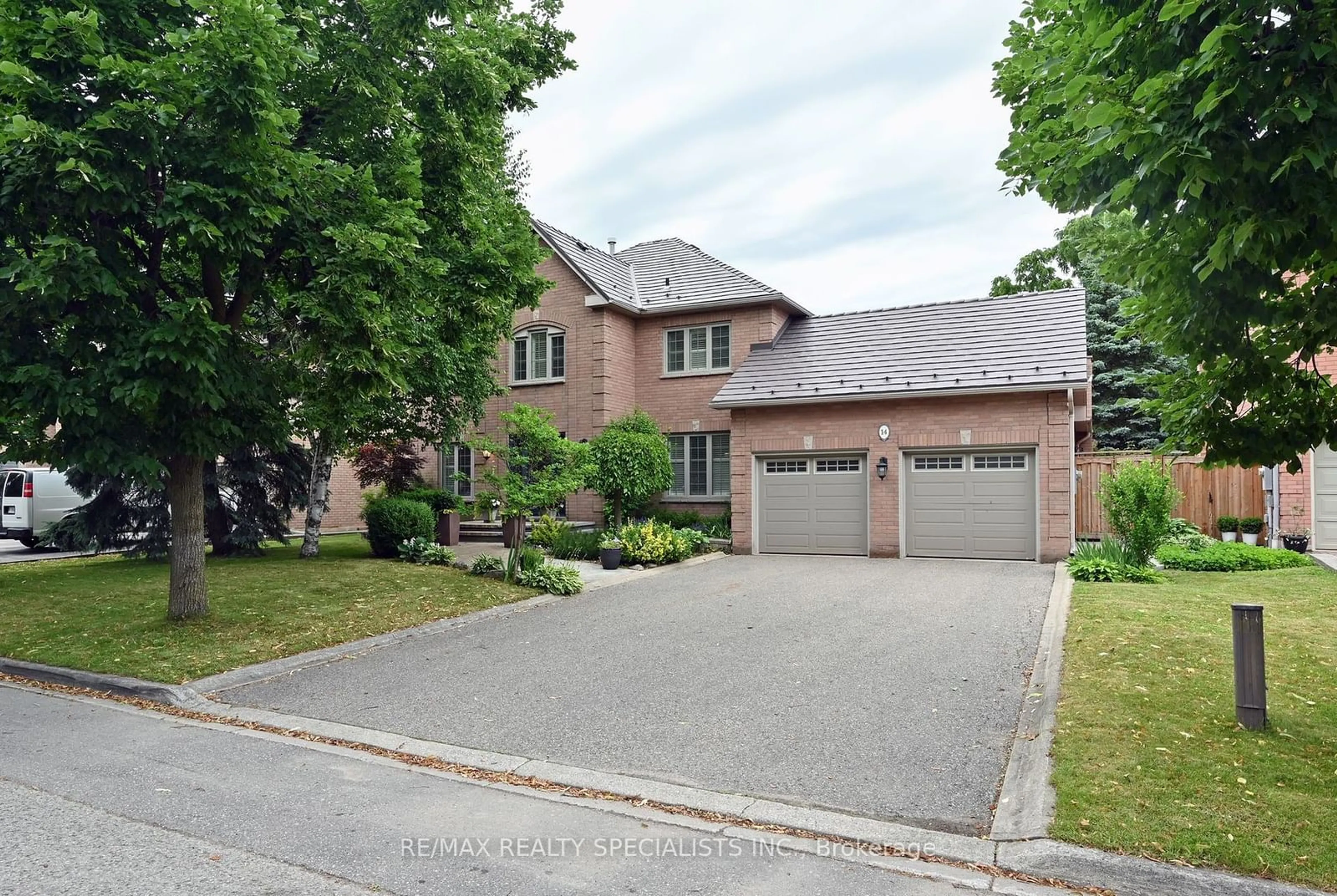 Frontside or backside of a home, the street view for 14 Penrose Crt, Brampton Ontario L6Z 4P1