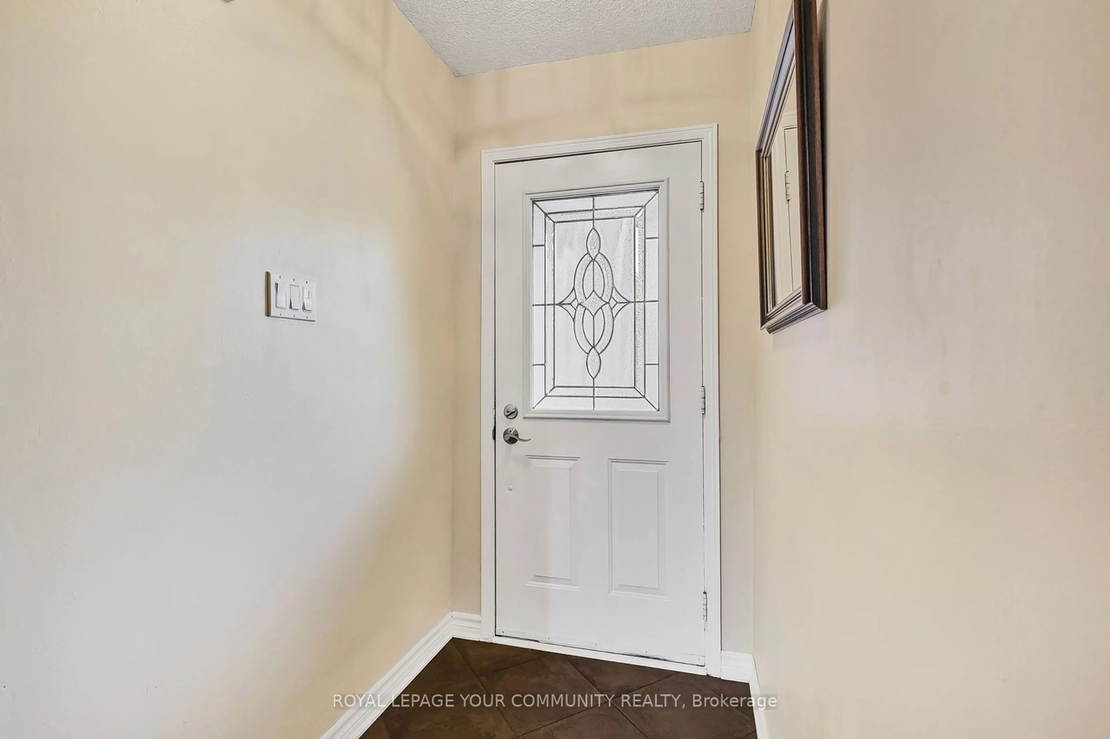 Indoor entryway, unknown floor for 1177 Ewing Cres, Mississauga Ontario L5V 1C1