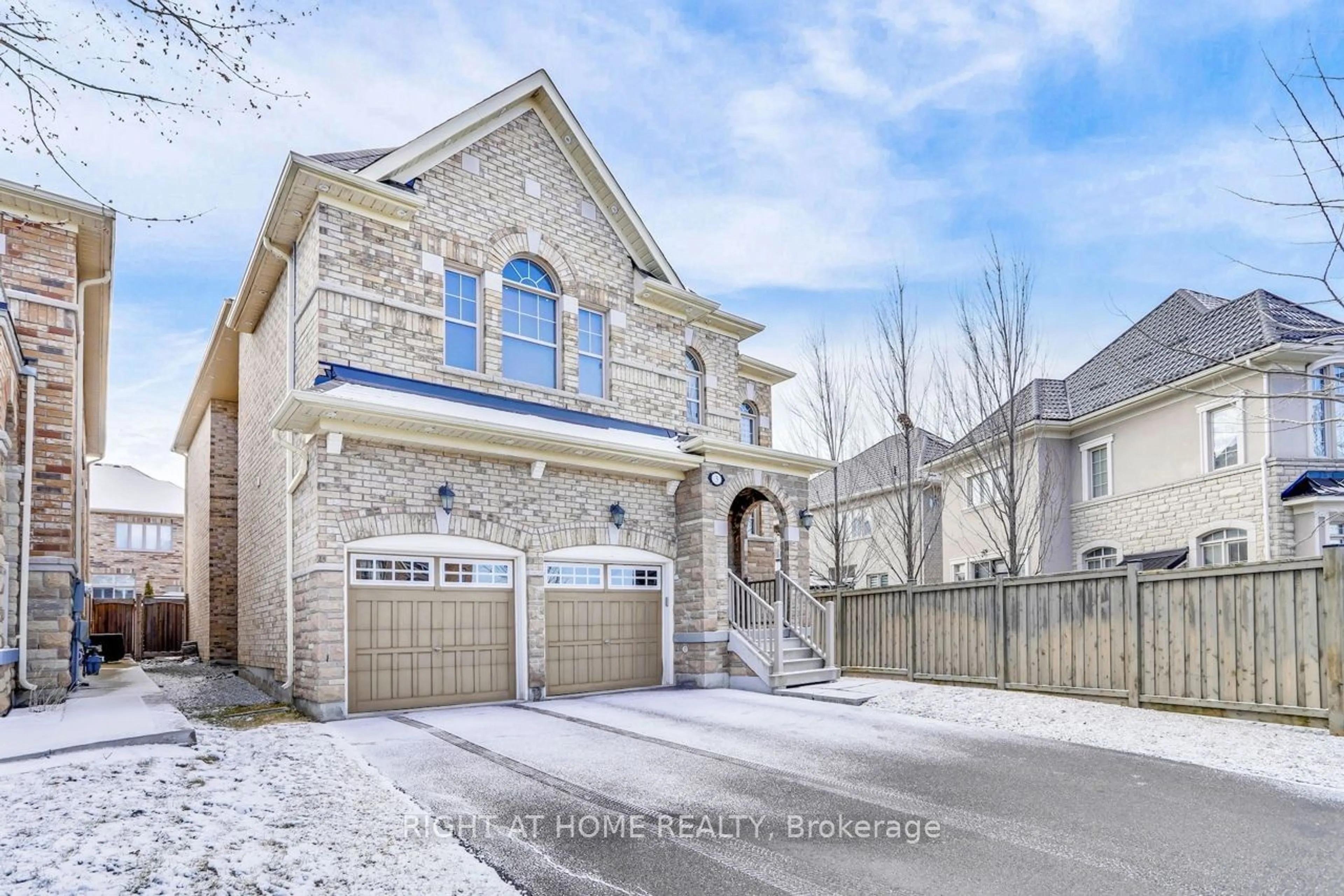 Home with brick exterior material for 3 Mediterranean Cres, Brampton Ontario L6Y 0T4