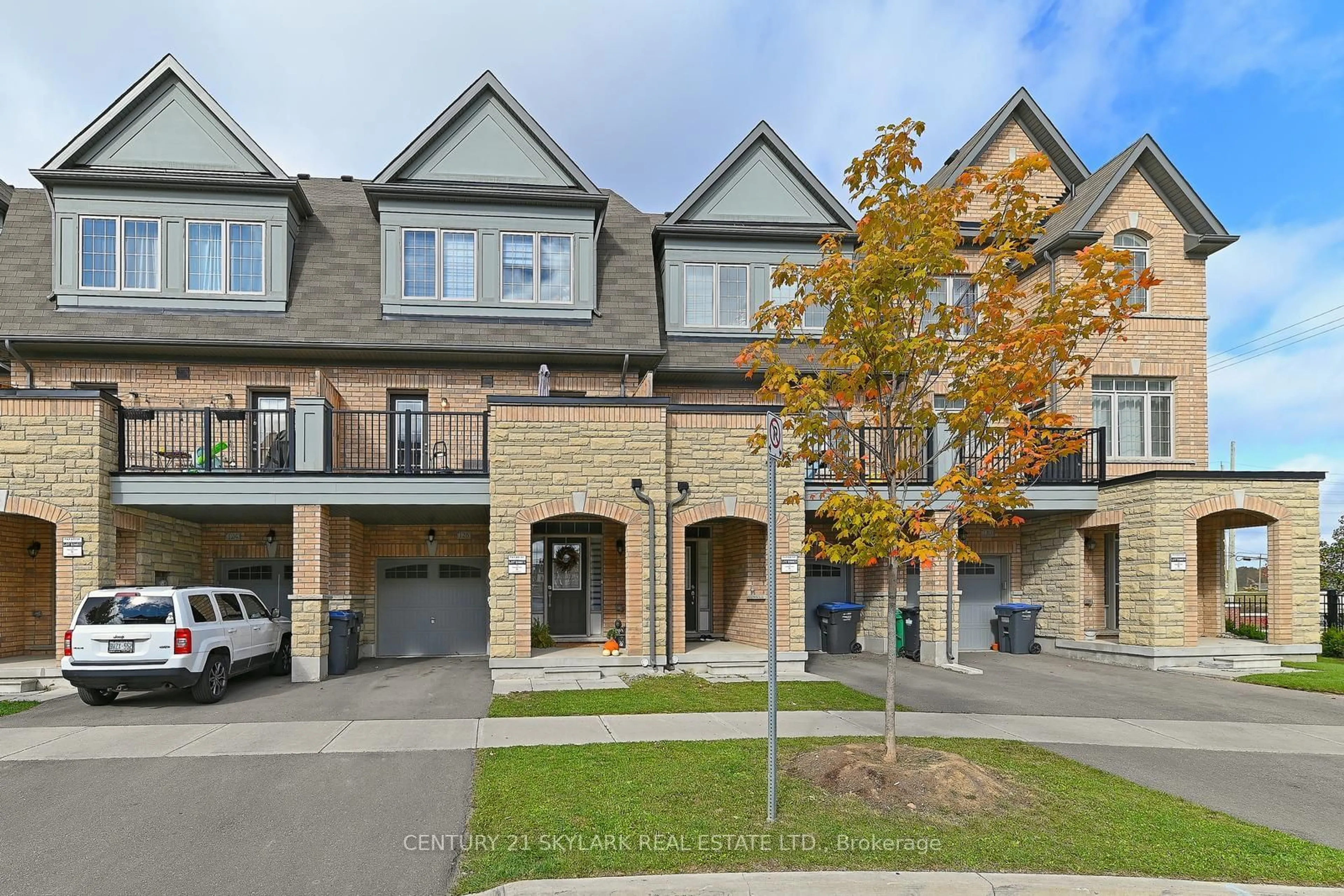 A pic from exterior of the house or condo, the street view for 126 Fruitvale Circ, Brampton Ontario L7A 5C1