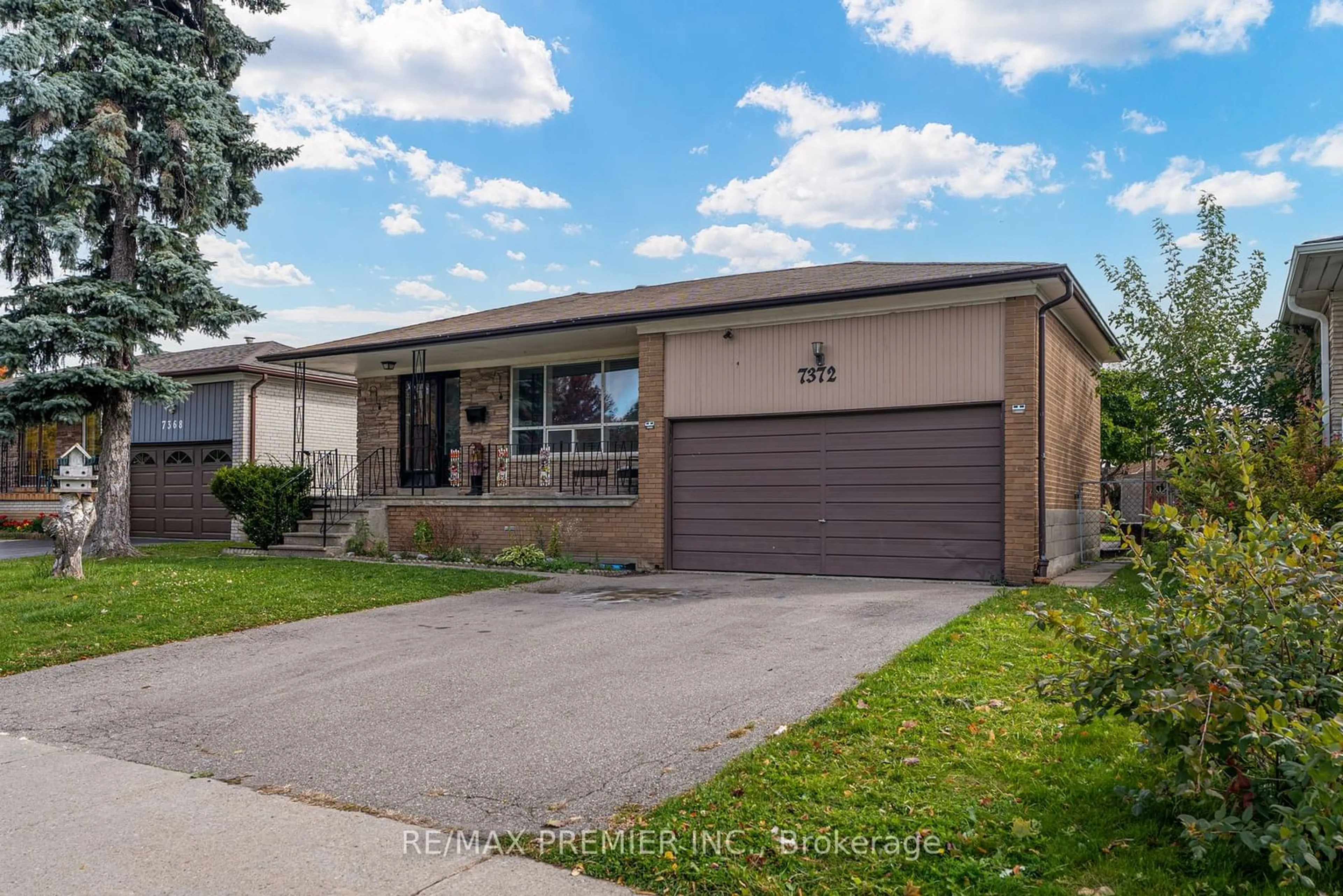 Frontside or backside of a home, the street view for 7372 Redstone Rd, Mississauga Ontario L4T 2A9