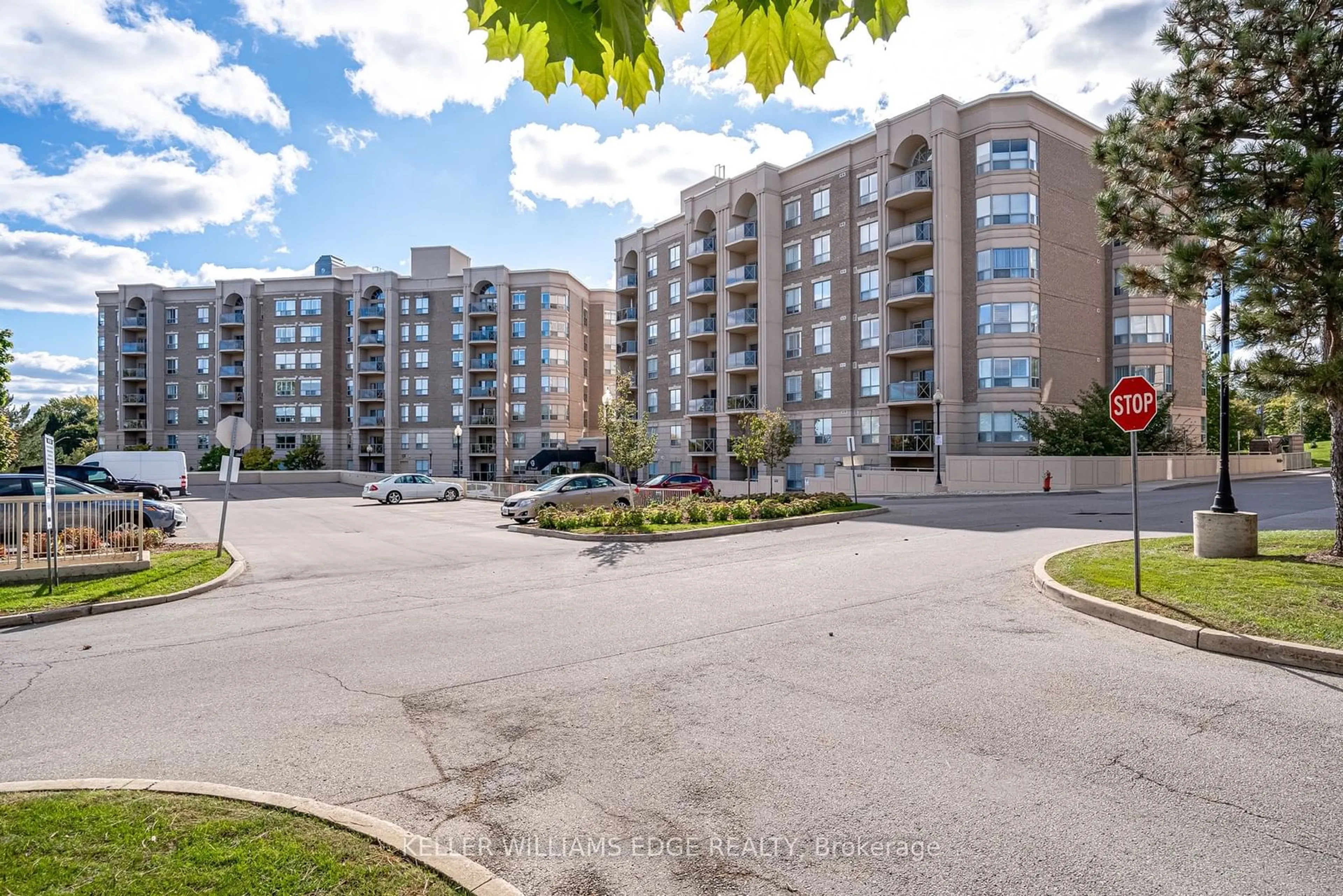 A pic from exterior of the house or condo, the street view for 2085 Amherst Heights Dr #410, Burlington Ontario L7P 5C2