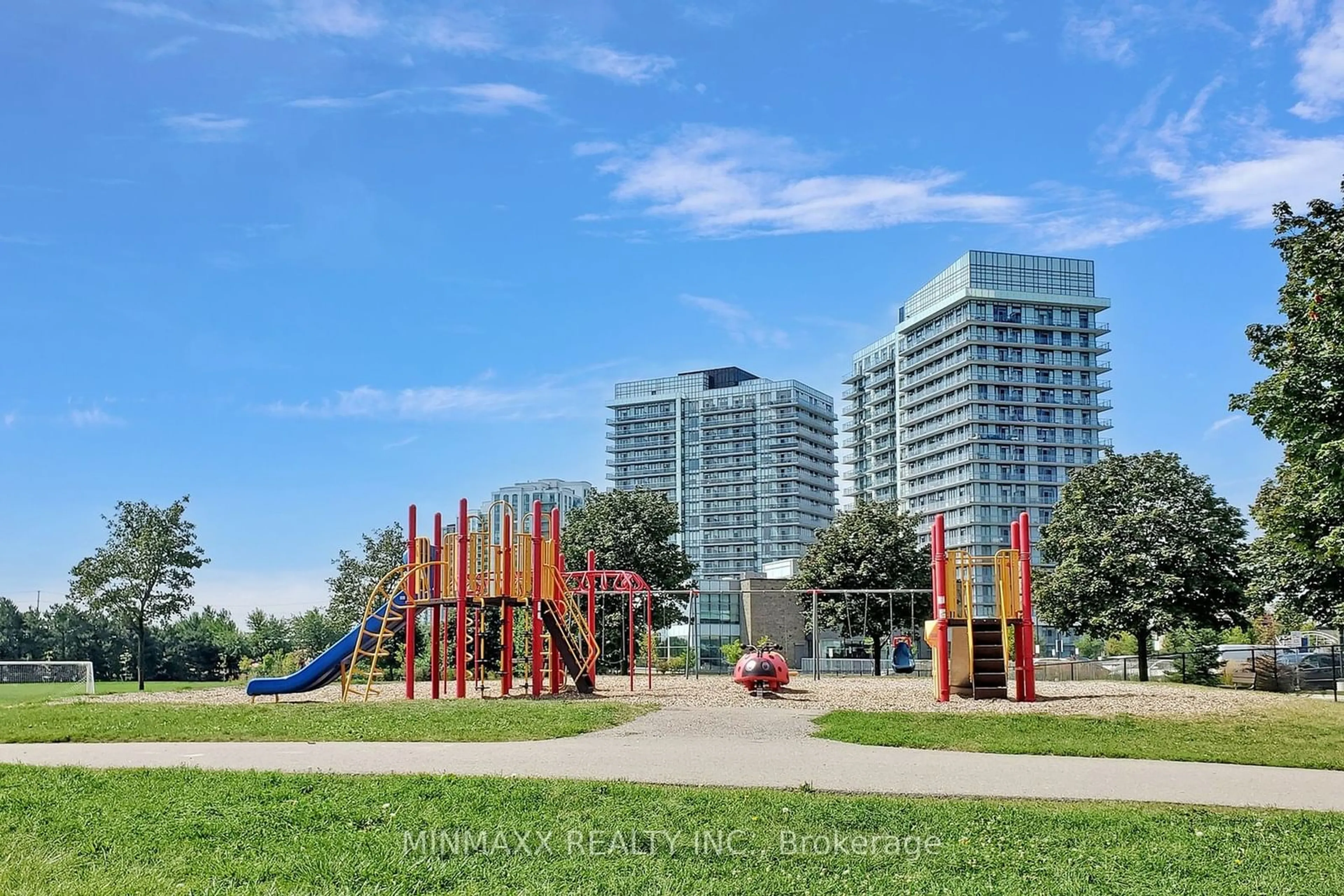 A pic from exterior of the house or condo, the view of city buildings for 4655 Metcalfe Ave #1604B, Mississauga Ontario L5M 0Z7