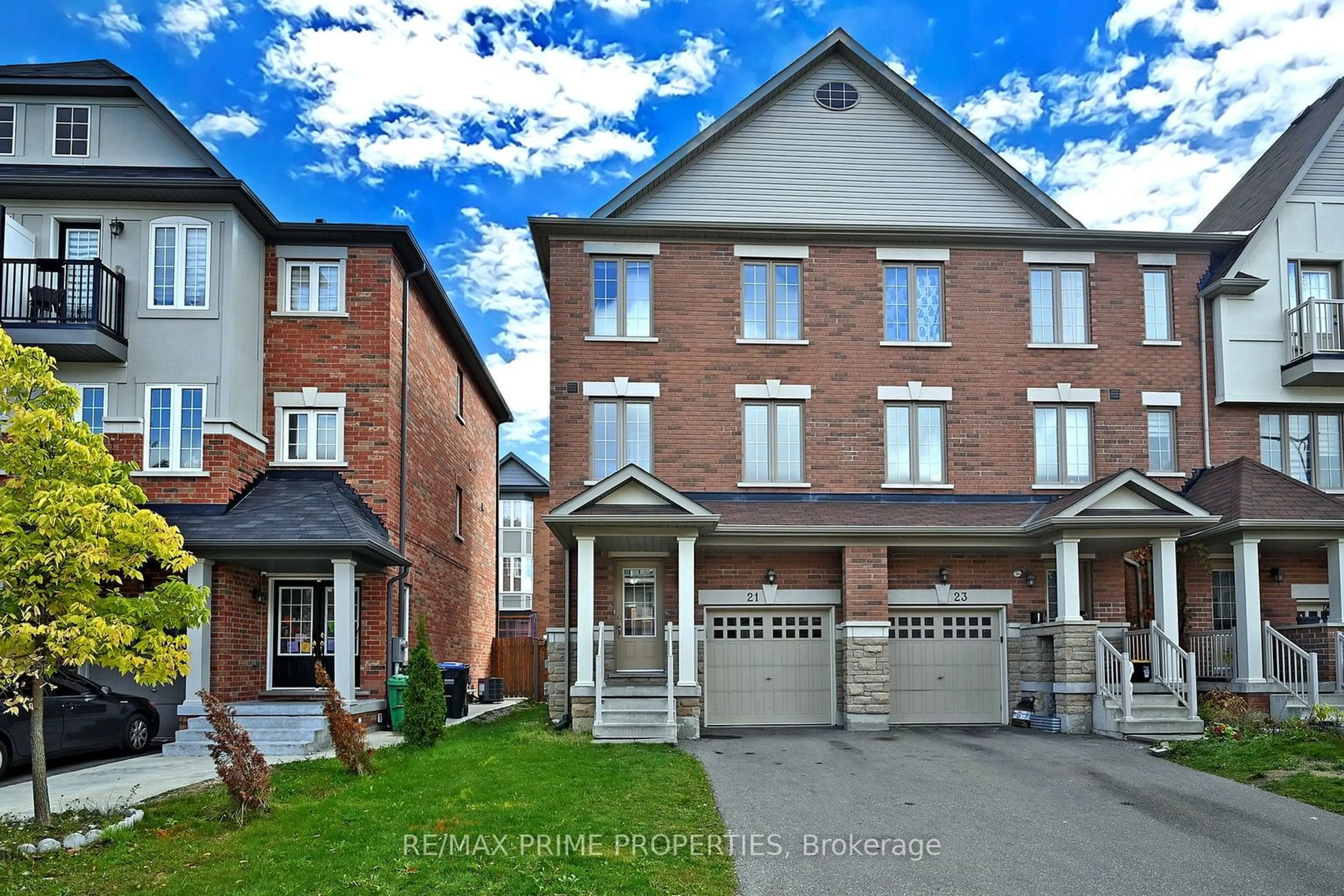 A pic from exterior of the house or condo, the street view for 21 Sprucewood Rd, Brampton Ontario L6Z 0J0