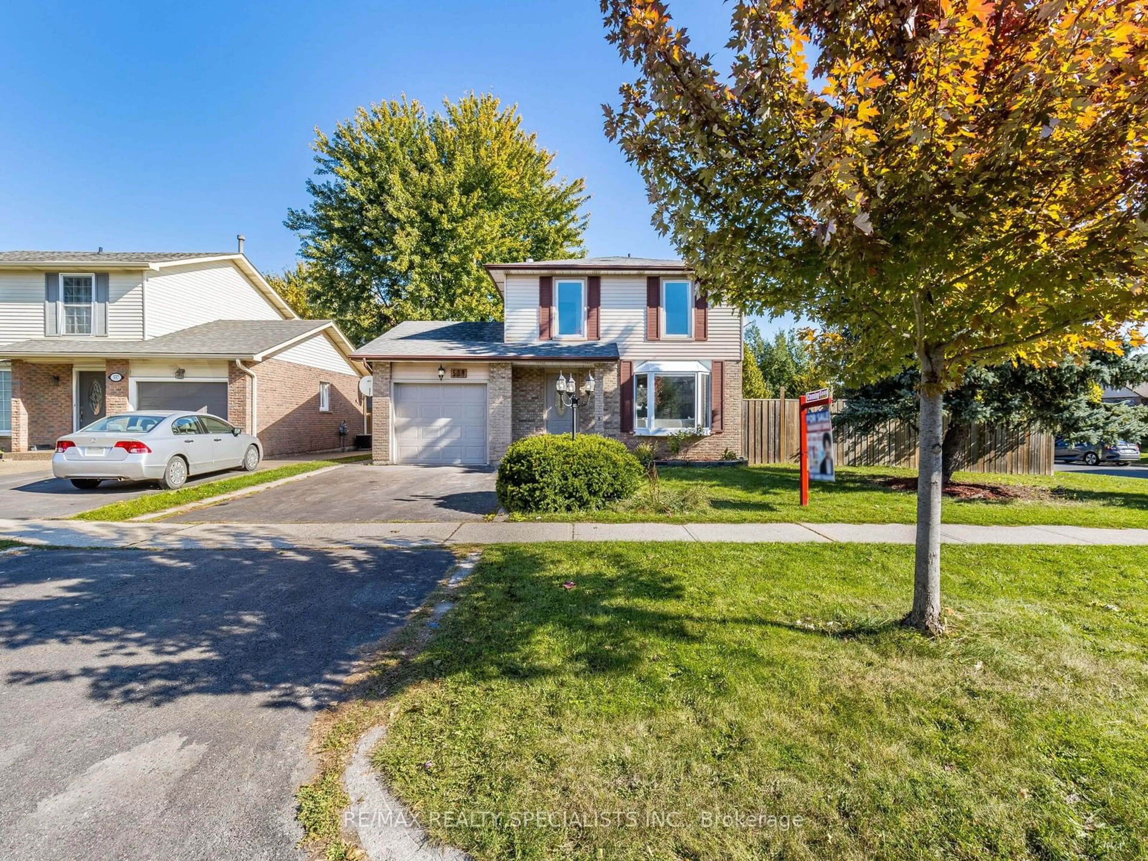 Frontside or backside of a home, the street view for 539 Holly Ave, Milton Ontario L9T 4M1