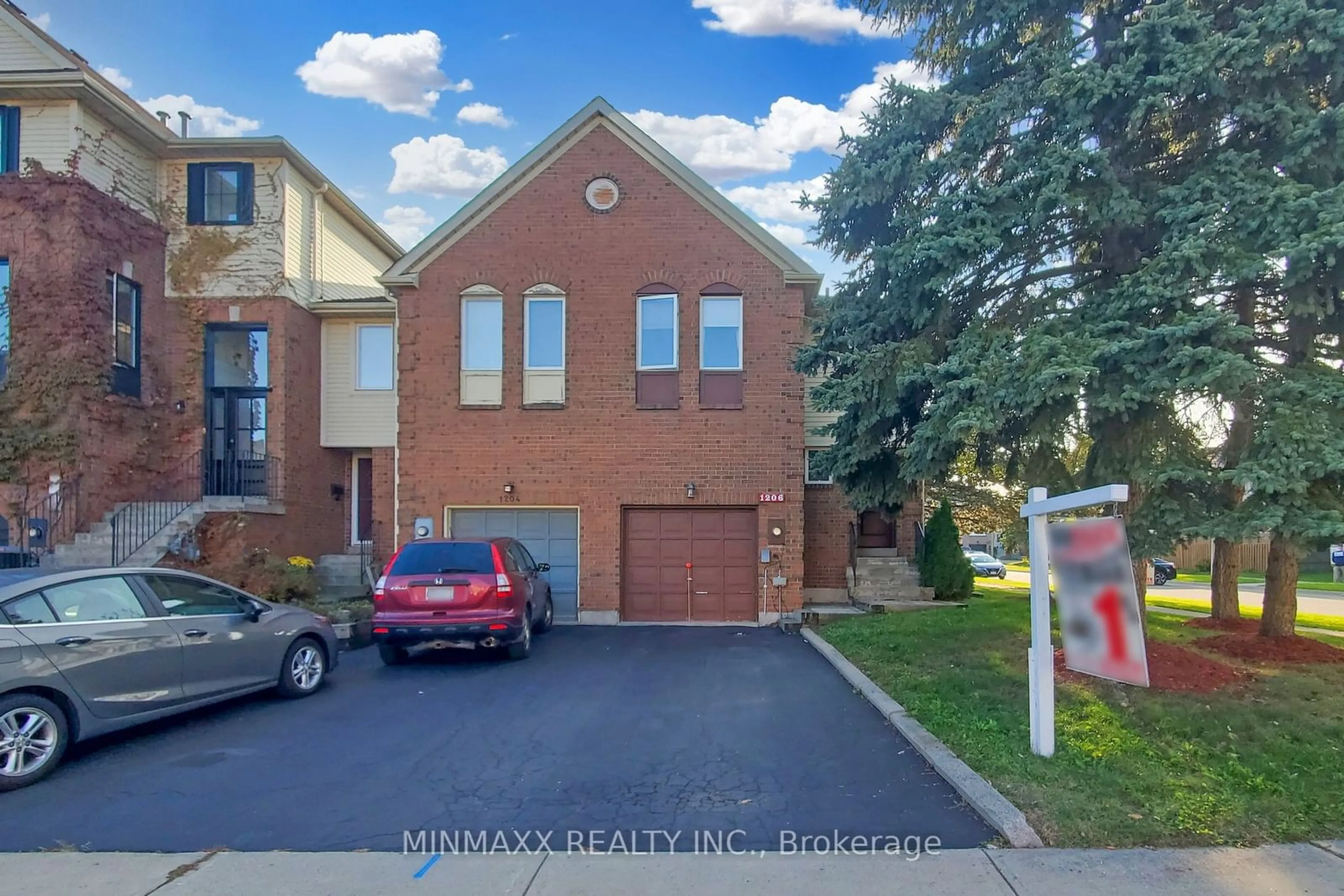 A pic from exterior of the house or condo, the street view for 1206 Lindsay Dr, Oakville Ontario L6M 3B9