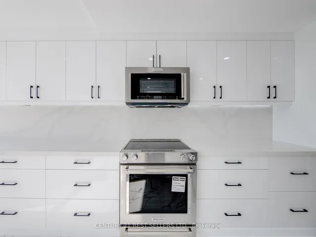 Additional property image - 3650 Kaneff Cres Unit 601