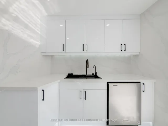 Additional property image - 3650 Kaneff Cres Unit 601