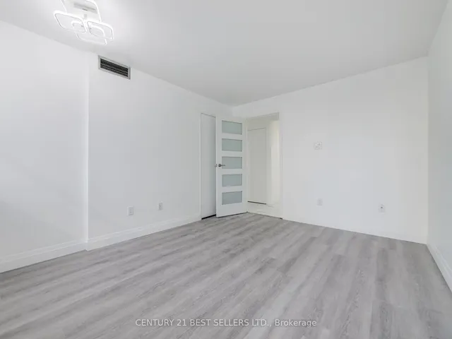 Additional property image - 3650 Kaneff Cres Unit 601