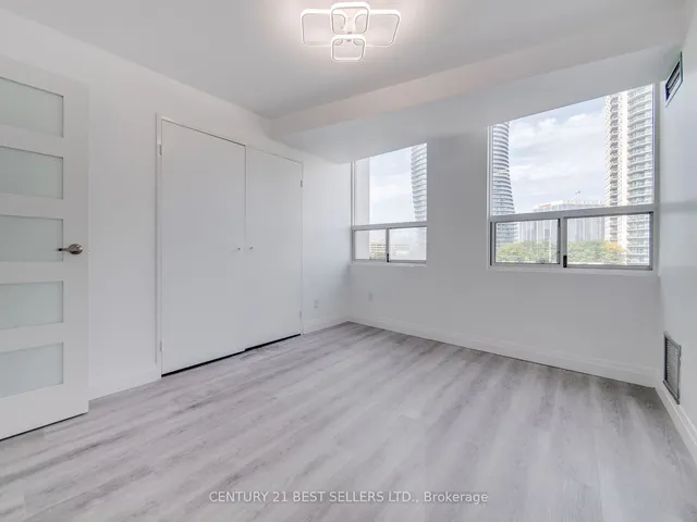 Additional property image - 3650 Kaneff Cres Unit 601