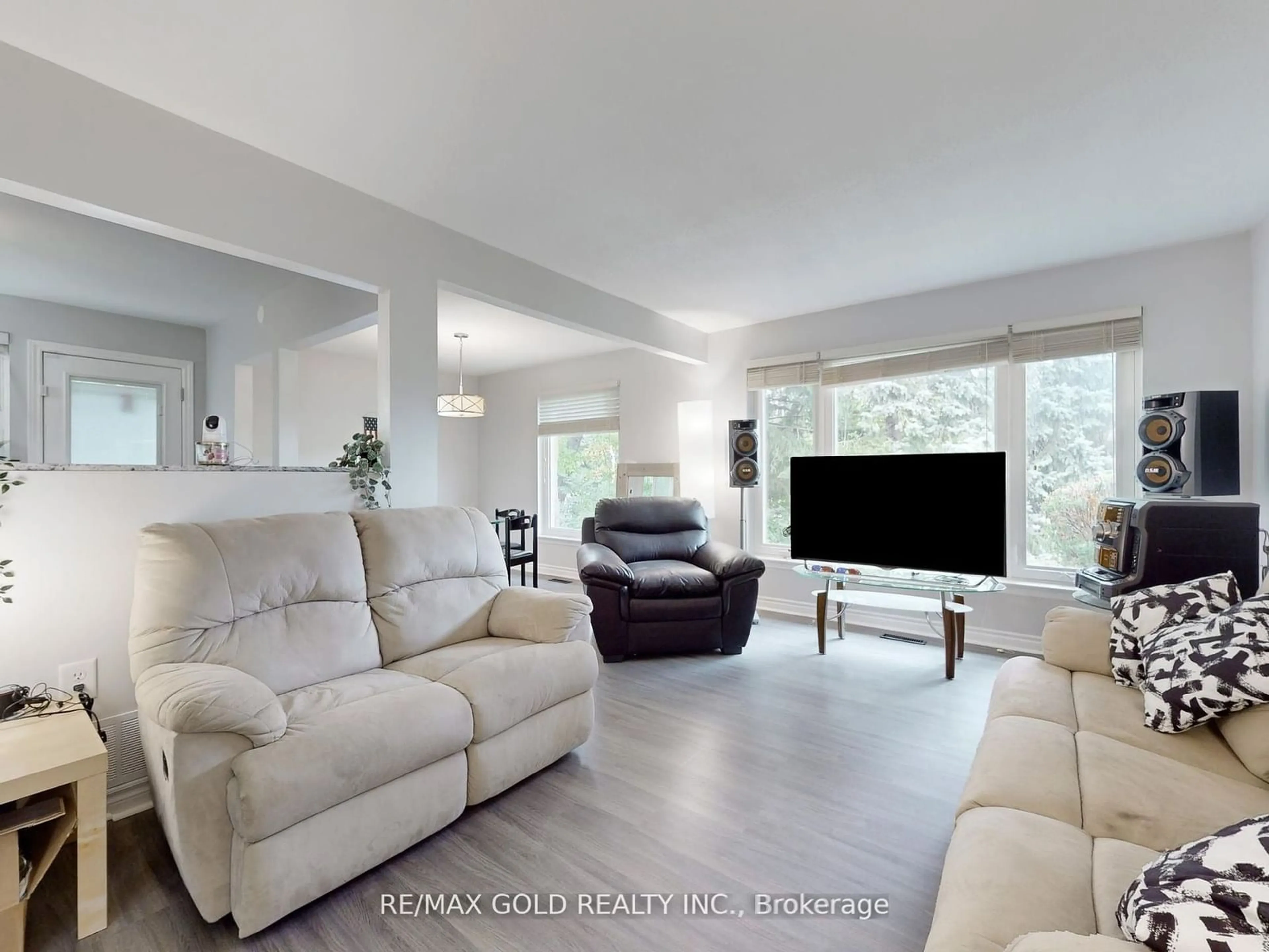 Living room, wood floors for 44 Deloraine Dr, Brampton Ontario L6T 1T7