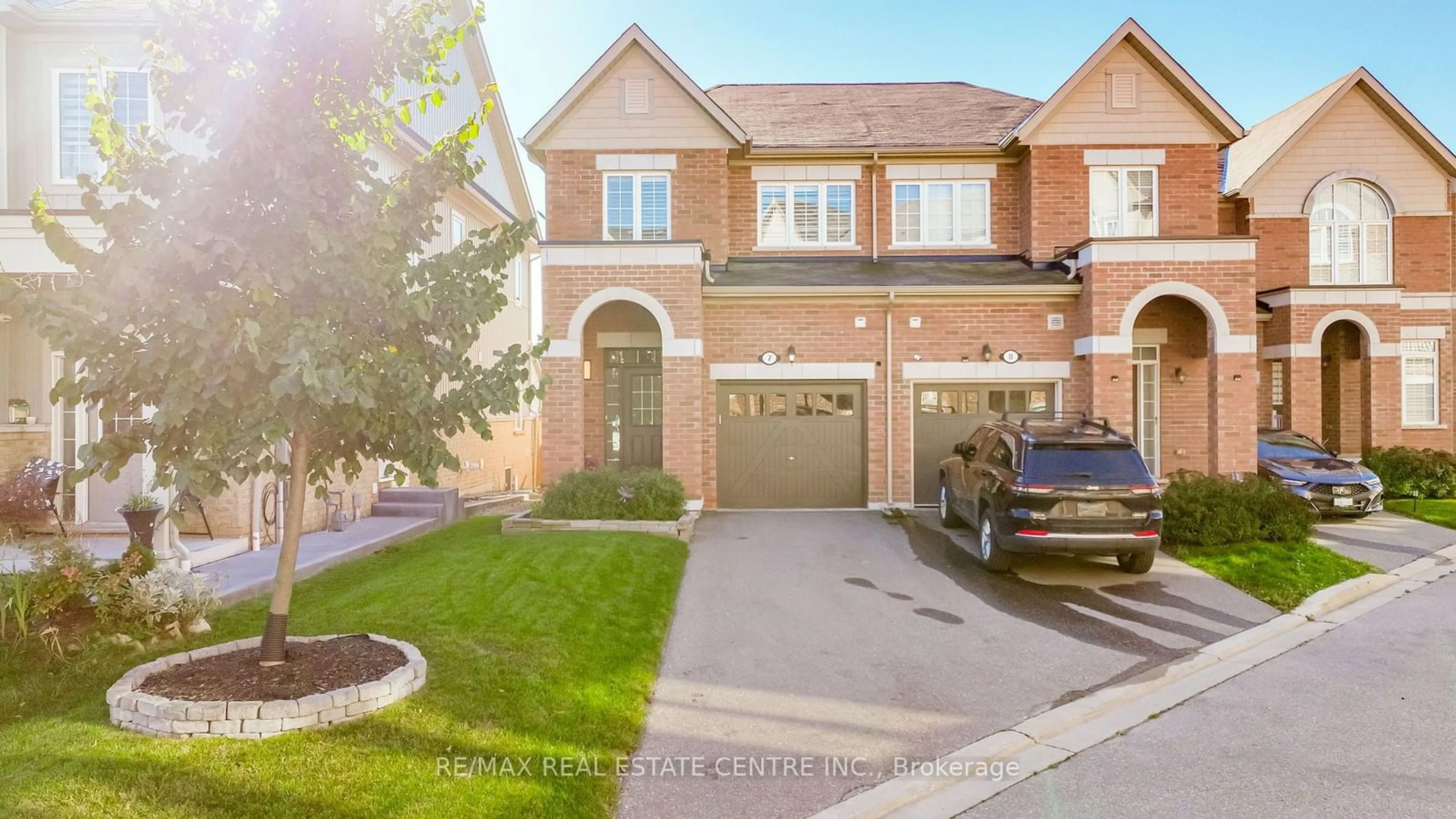 A pic from exterior of the house or condo, the street view for 172 Parkinson Cres ## 7, Orangeville Ontario L9W 6X3