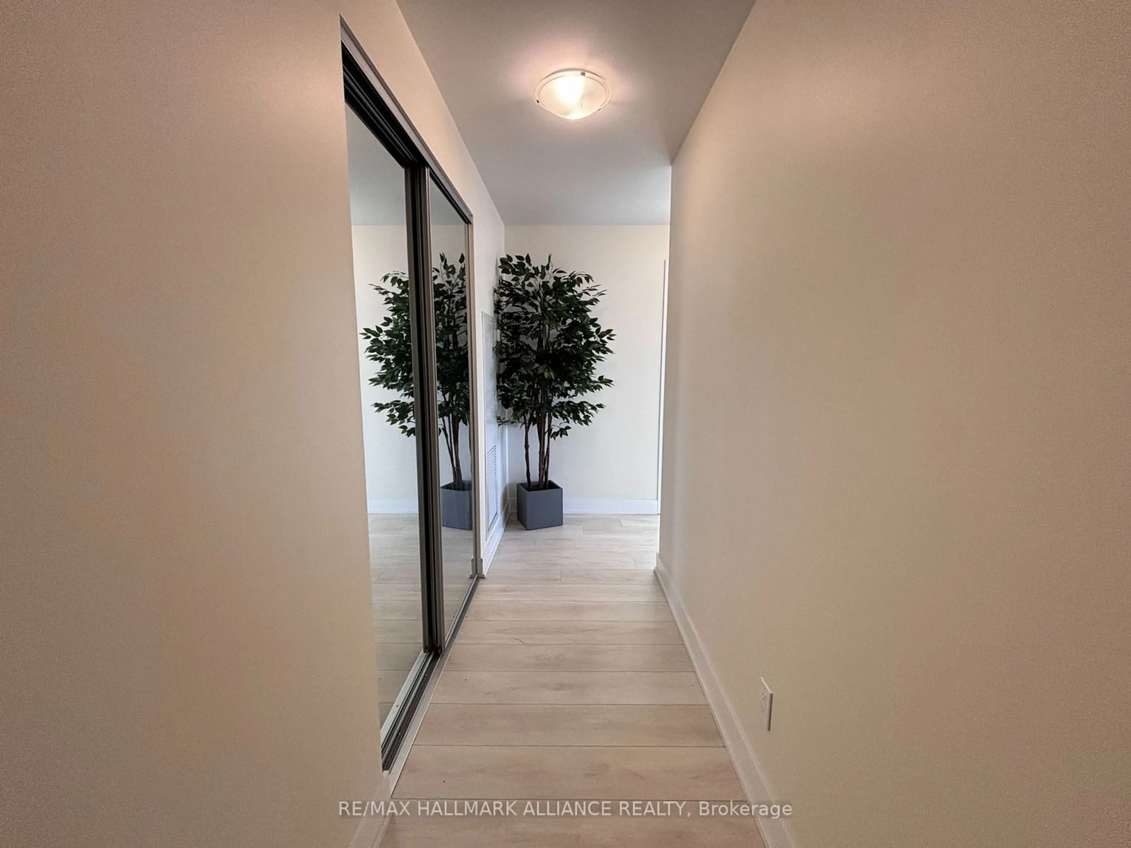 Indoor foyer, not visible floor for 297 Oak Walk Dr #1804, Oakville Ontario L6H 3R6