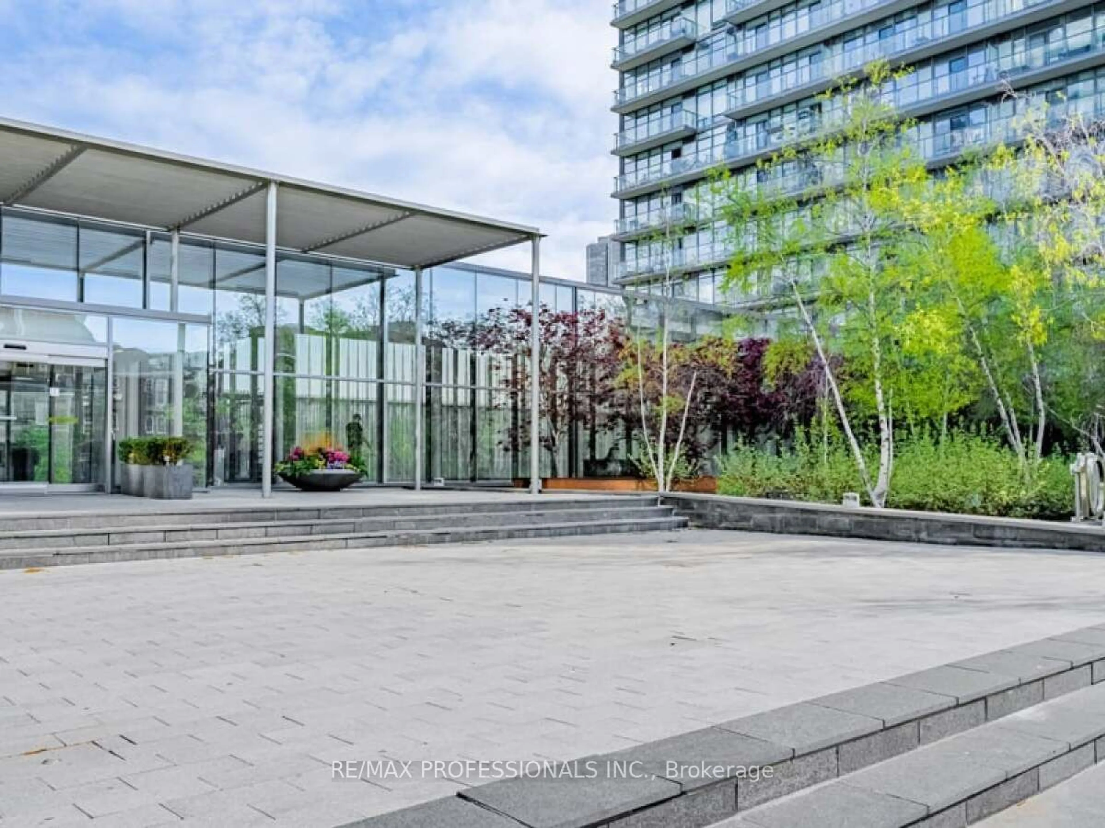 Patio, the front or back of building for 105 The Queensway Ave #2113, Toronto Ontario M6S 5B5