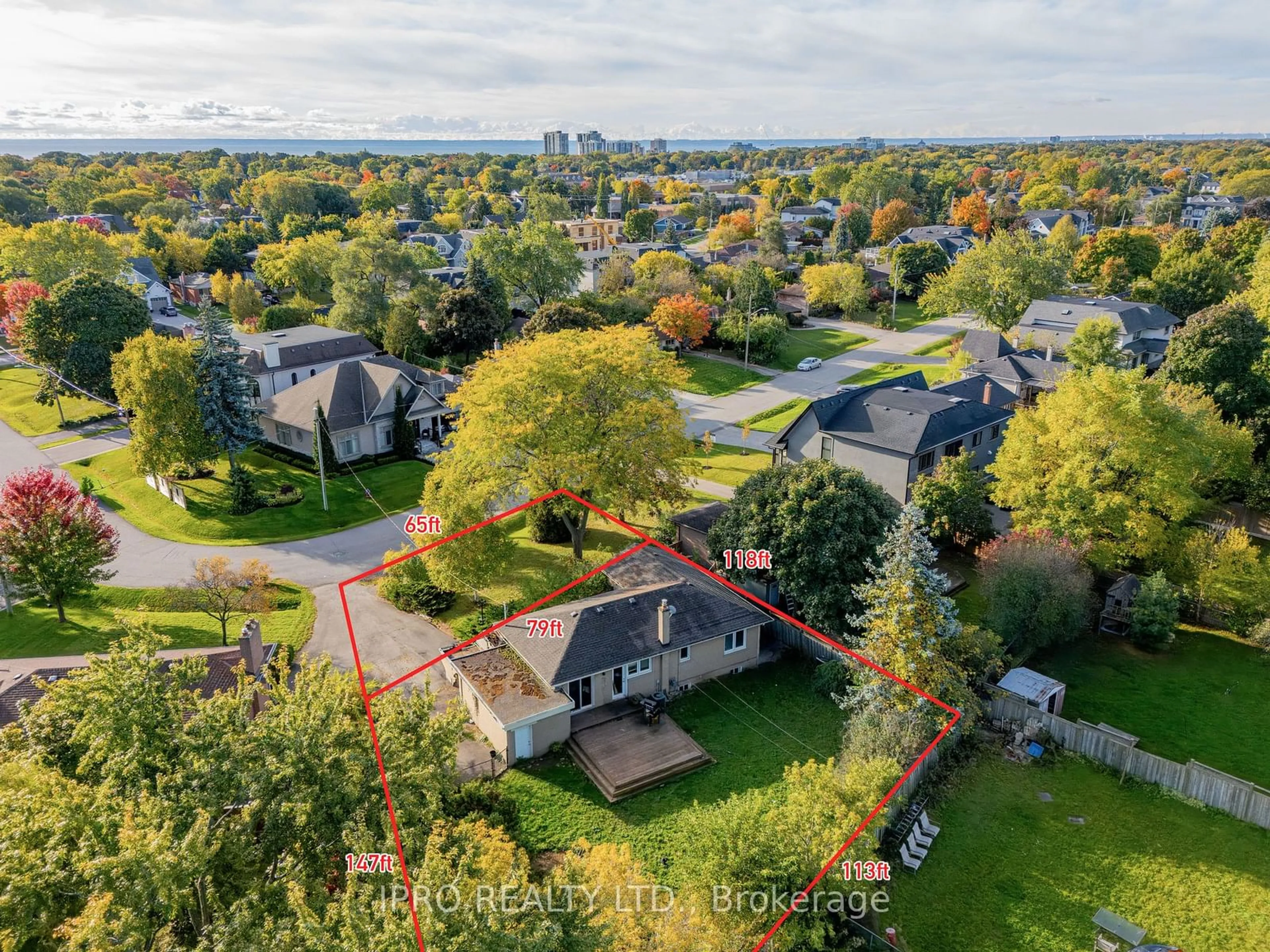 Frontside or backside of a home, the street view for 1333 Sheldon Ave, Oakville Ontario L6L 2P9