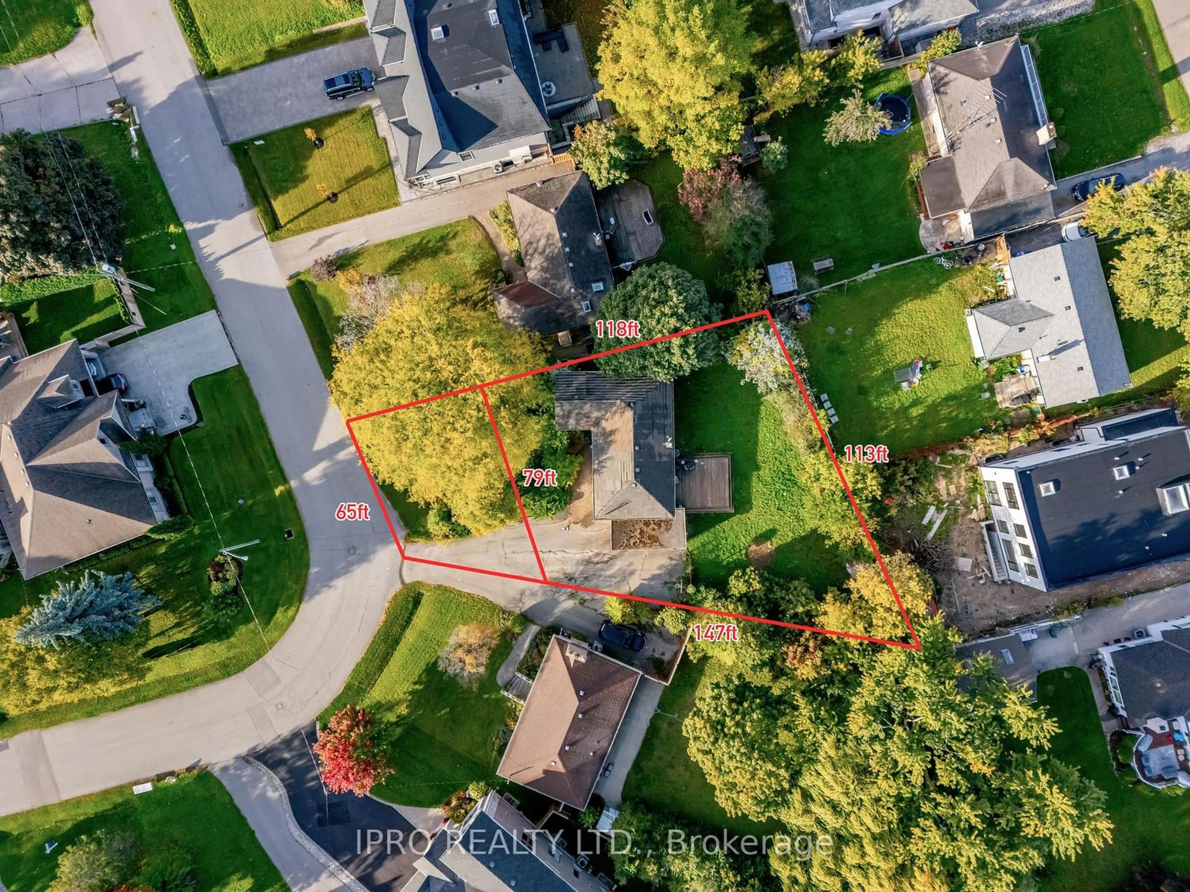 Frontside or backside of a home, the street view for 1333 Sheldon Ave, Oakville Ontario L6L 2P9