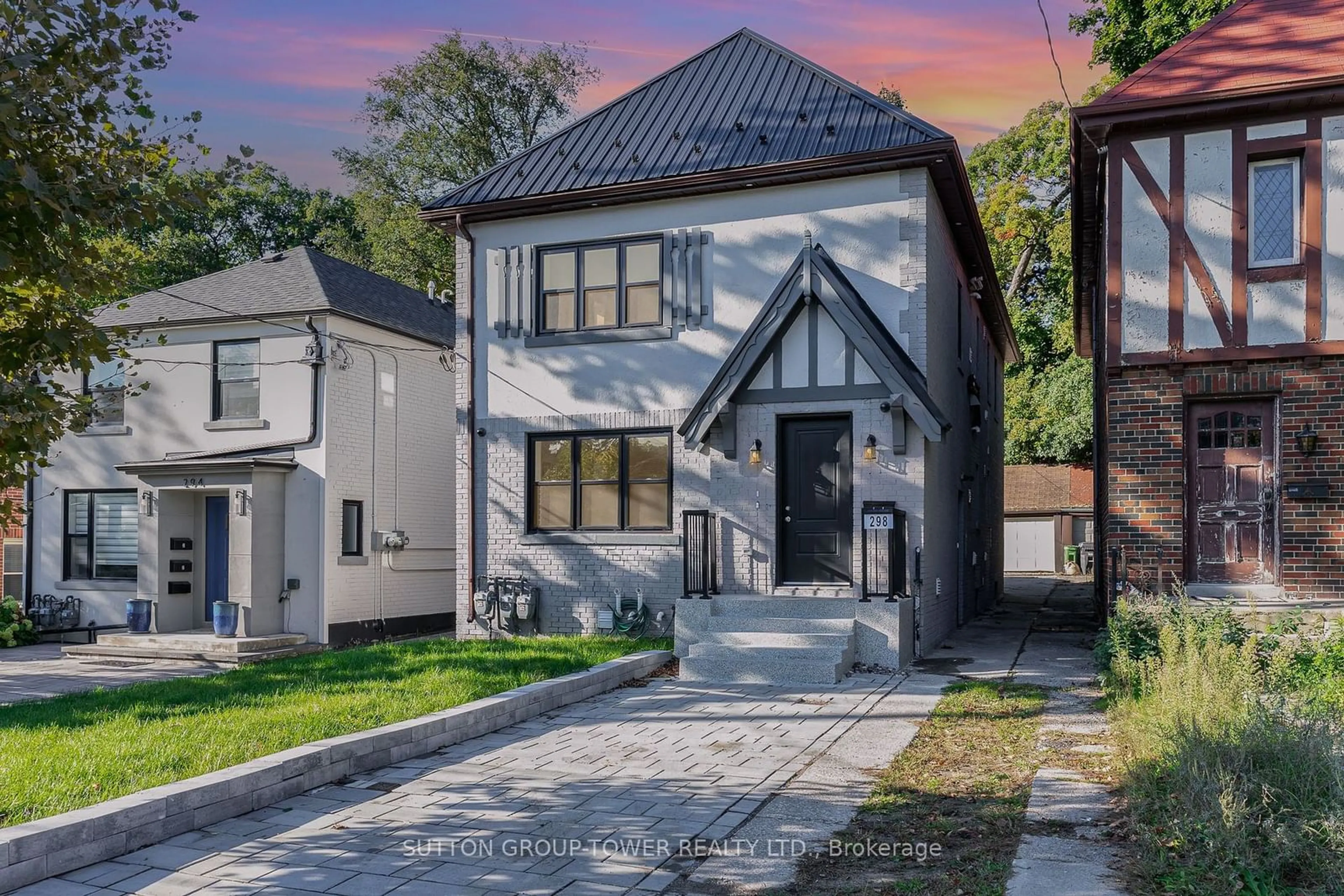 Frontside or backside of a home, cottage for 298 South Kingsway, Toronto Ontario M6S 3T9