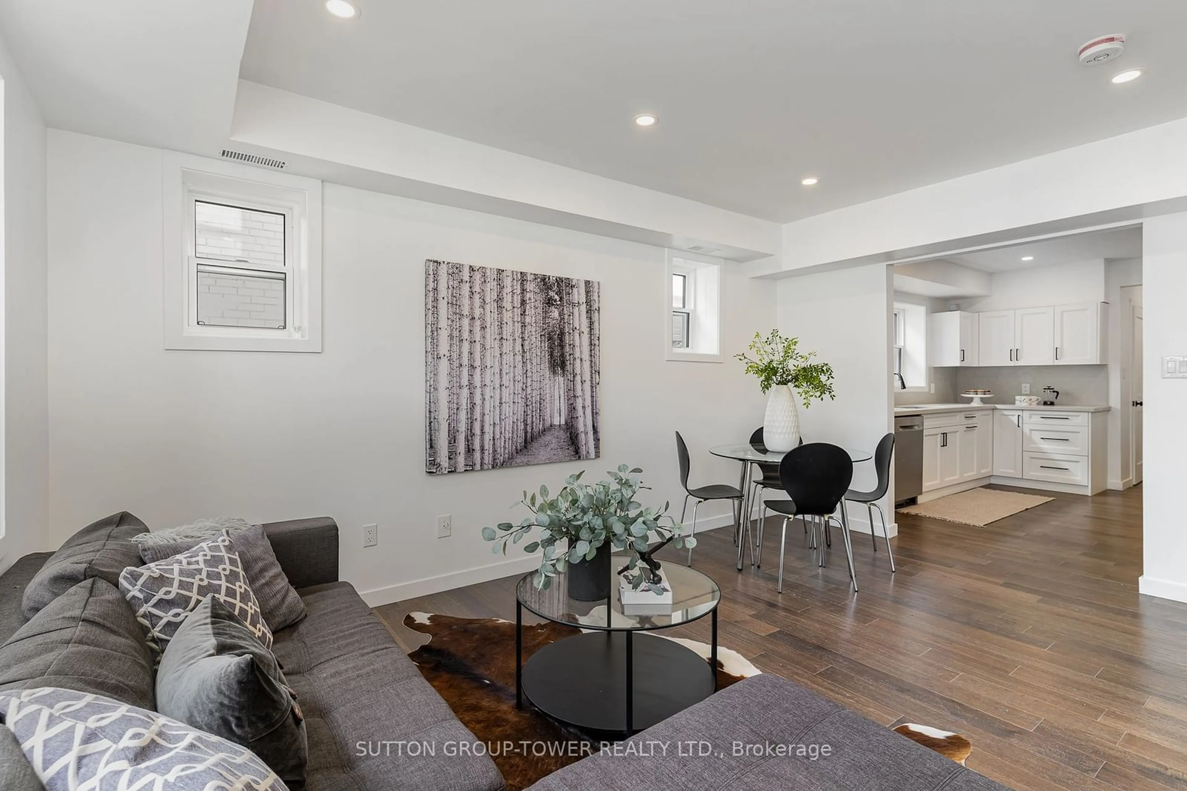 Living room, wood floors for 298 South Kingsway, Toronto Ontario M6S 3T9